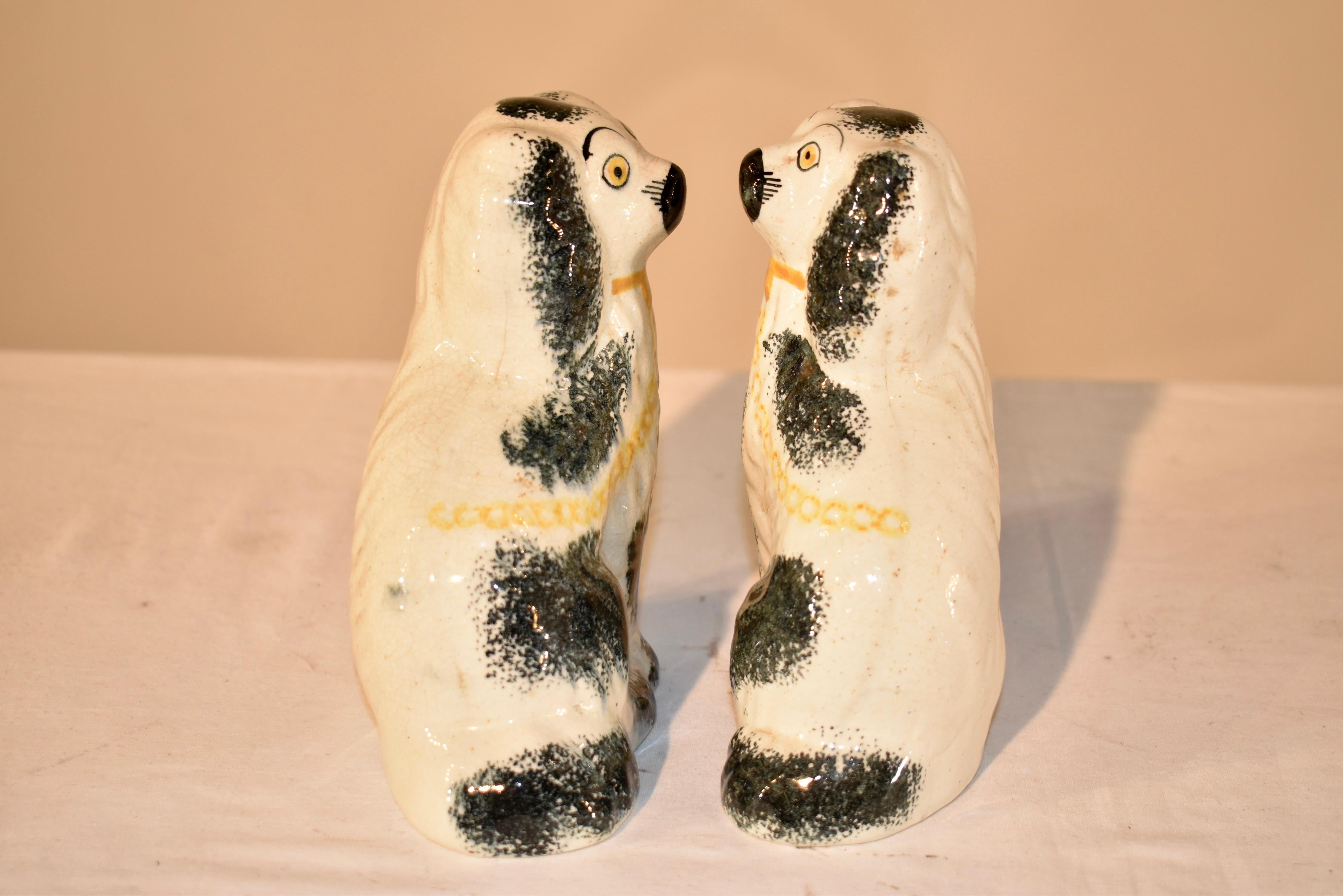 English Pair of 19th Century Small Staffordshire Spaniels For Sale