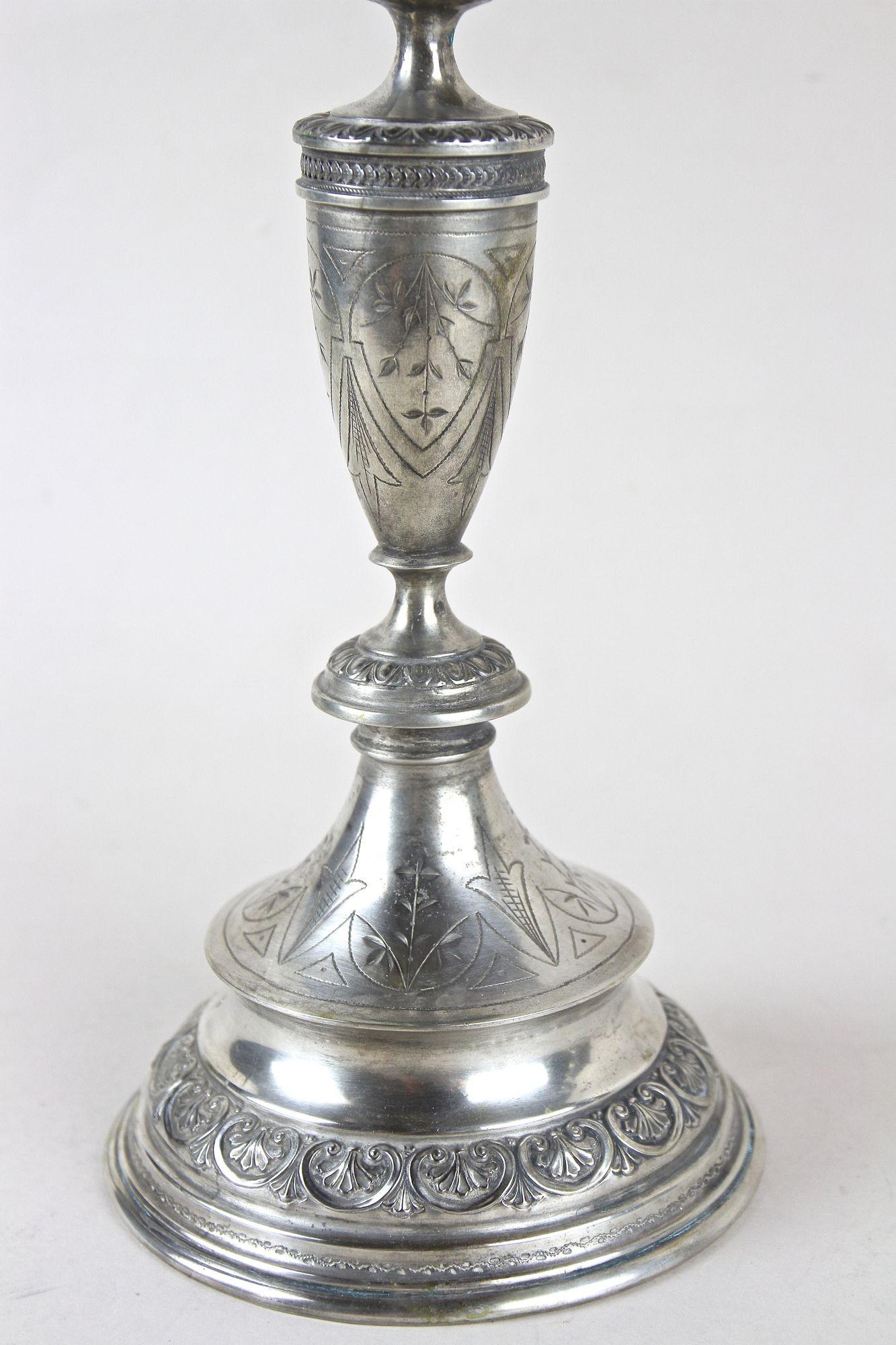 Paar Kandelaber aus massivem Silber des 19. Jahrhunderts, Österreich um 1860 im Angebot 2