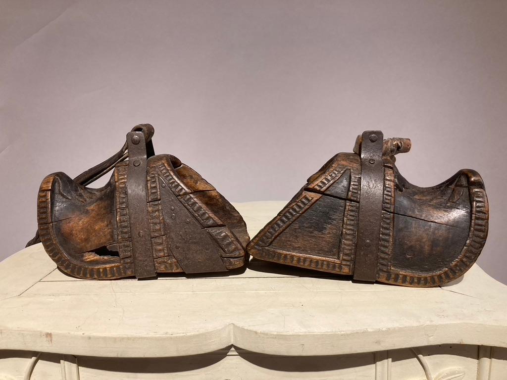 Pair of 19th Century Spanish Colonial Carved Wood and Iron Stirrups For Sale 2