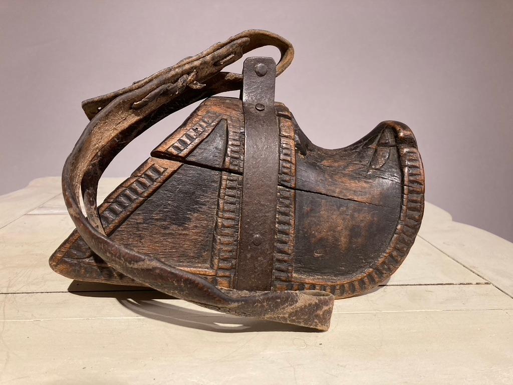 Pair of 19th Century Spanish Colonial Carved Wood and Iron Stirrups For Sale 7