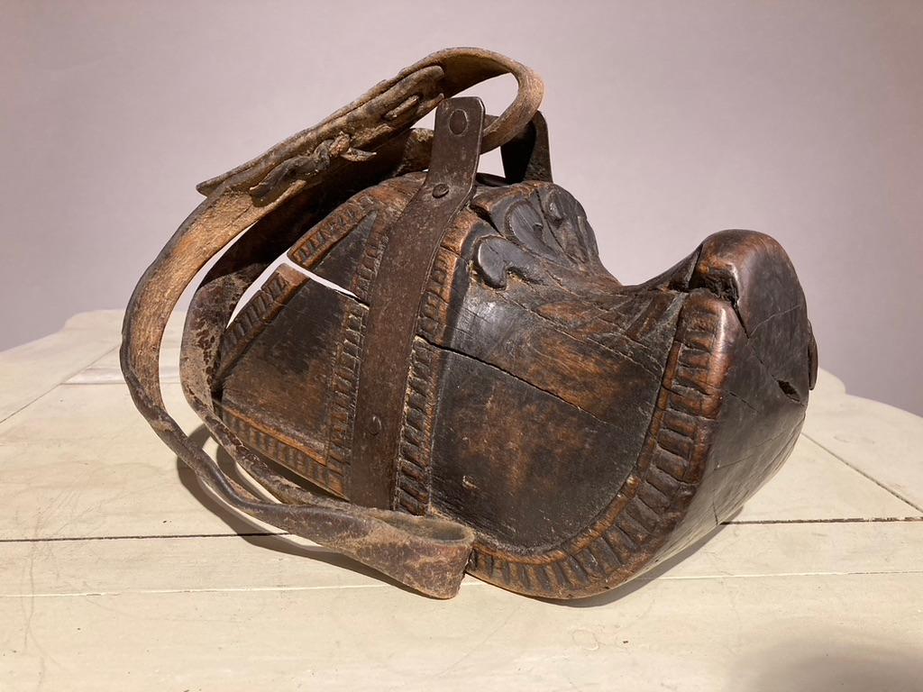 Pair of 19th Century Spanish Colonial Carved Wood and Iron Stirrups For Sale 11