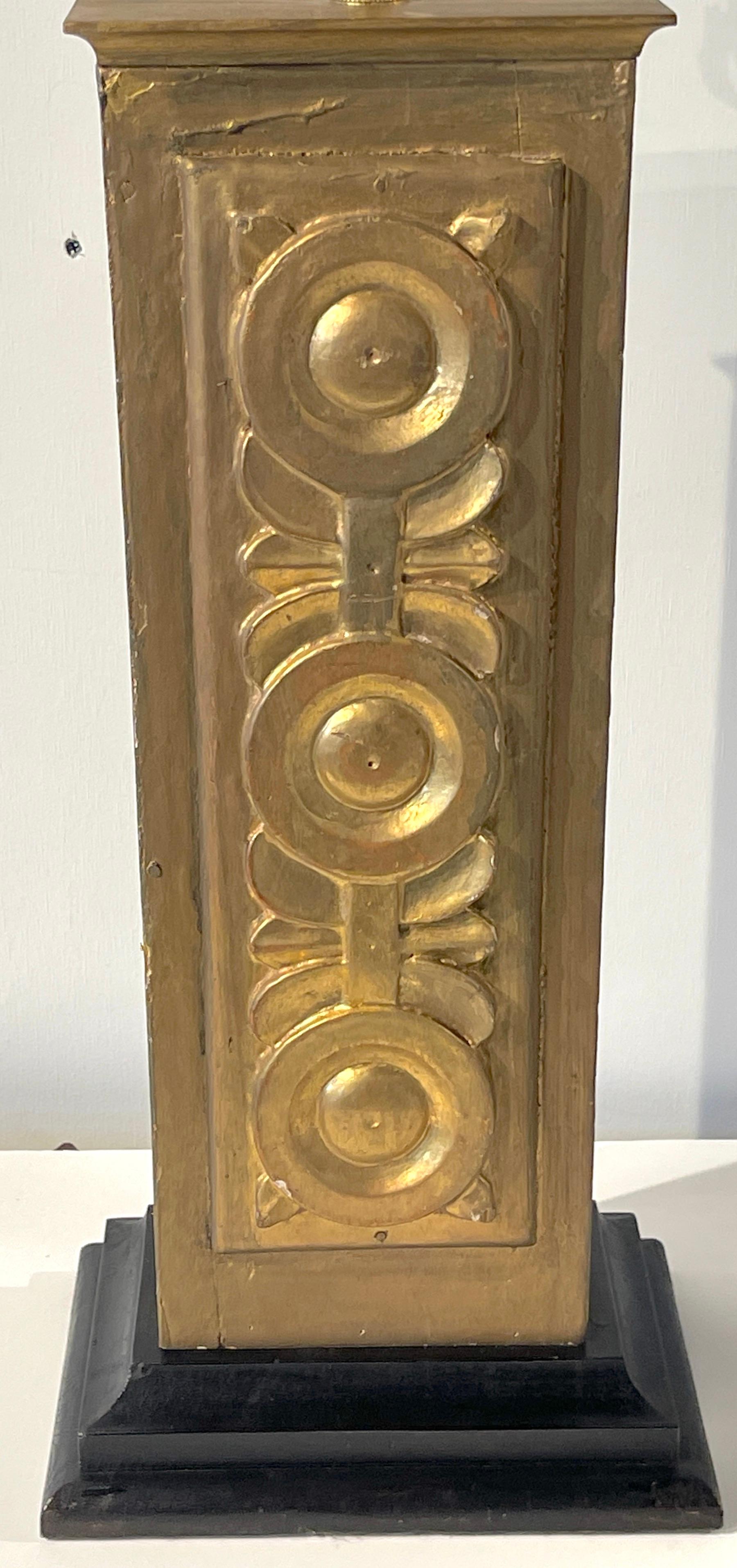 Espagnol Paire de colonnes coloniales espagnoles en bois doré du XIXe siècle, transformées en lampes en vente