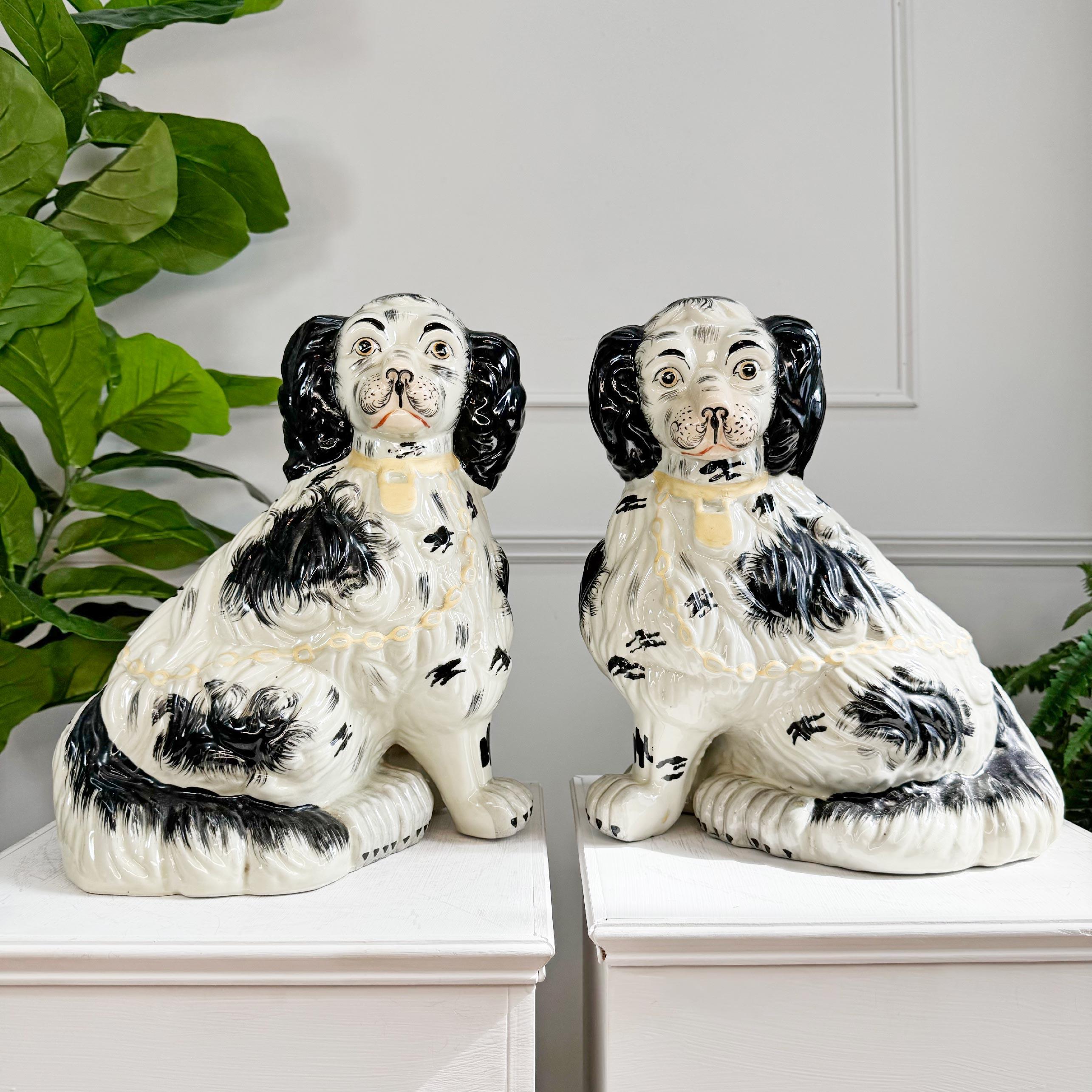  Pair of 19th Century Staffordshire Dogs In Good Condition In Hastings, GB