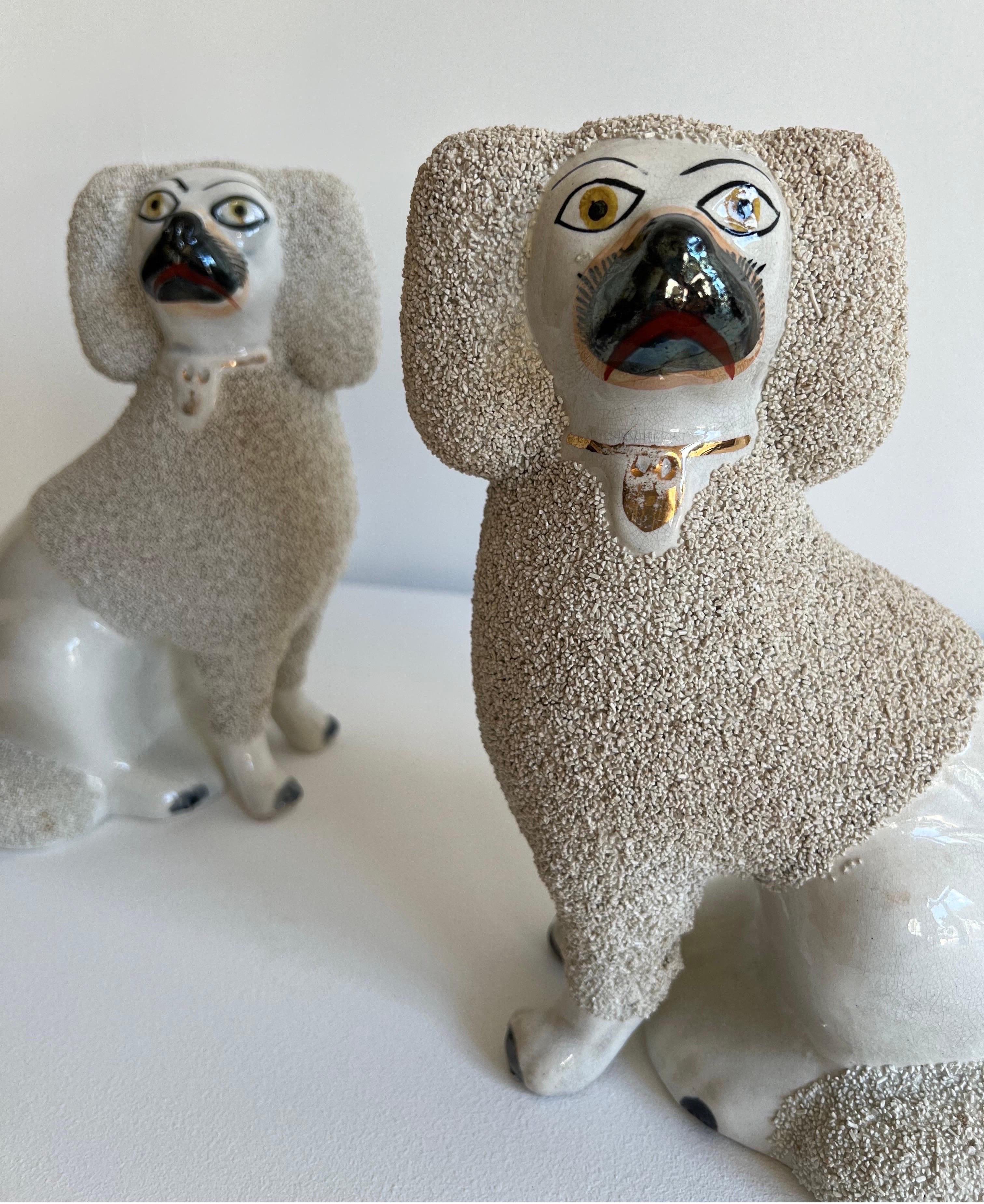 Pair of 19th Century Staffordshire Poodles In Good Condition In London, GB