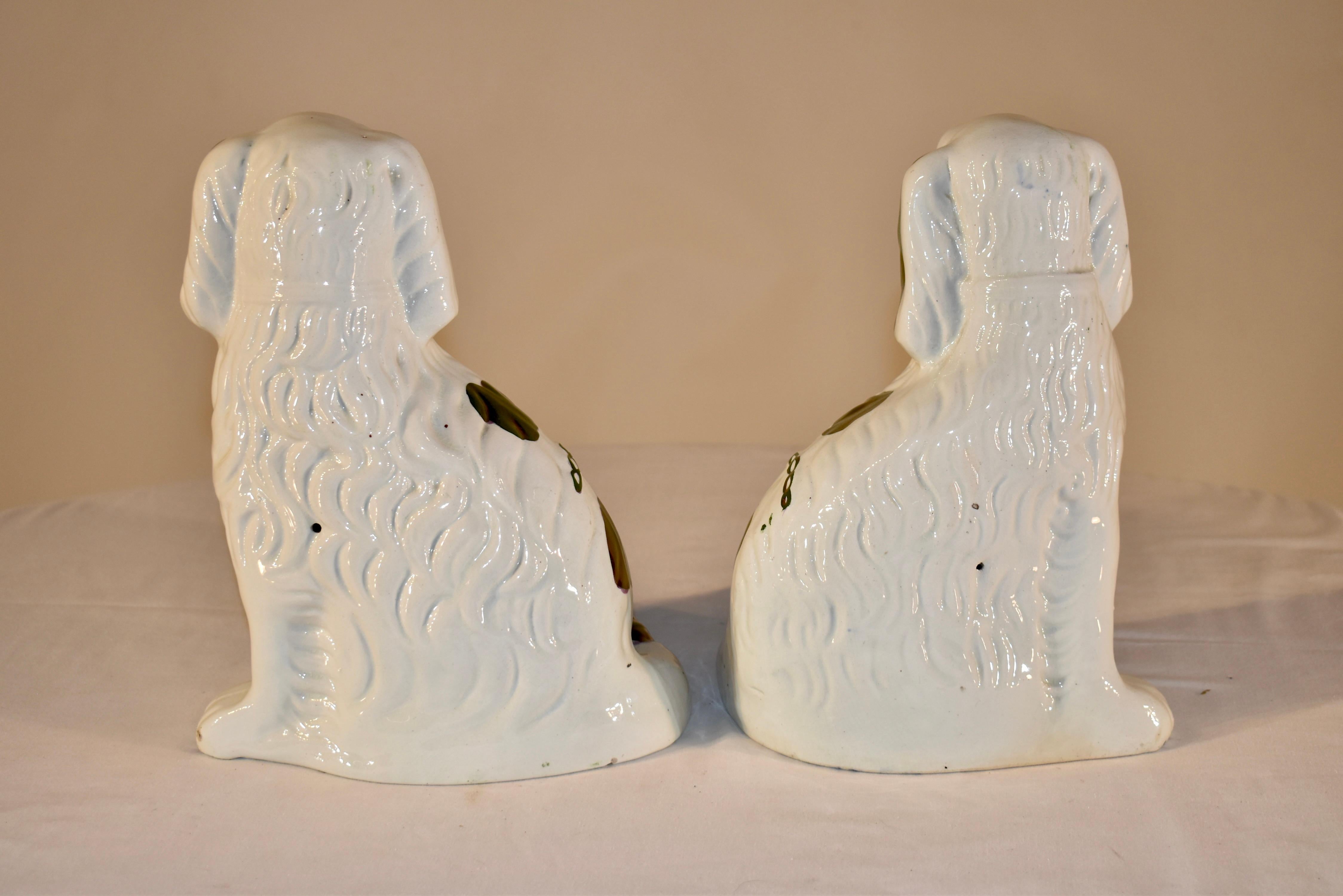 Pair of 19th Century Staffordshire Spaniels In Good Condition For Sale In High Point, NC