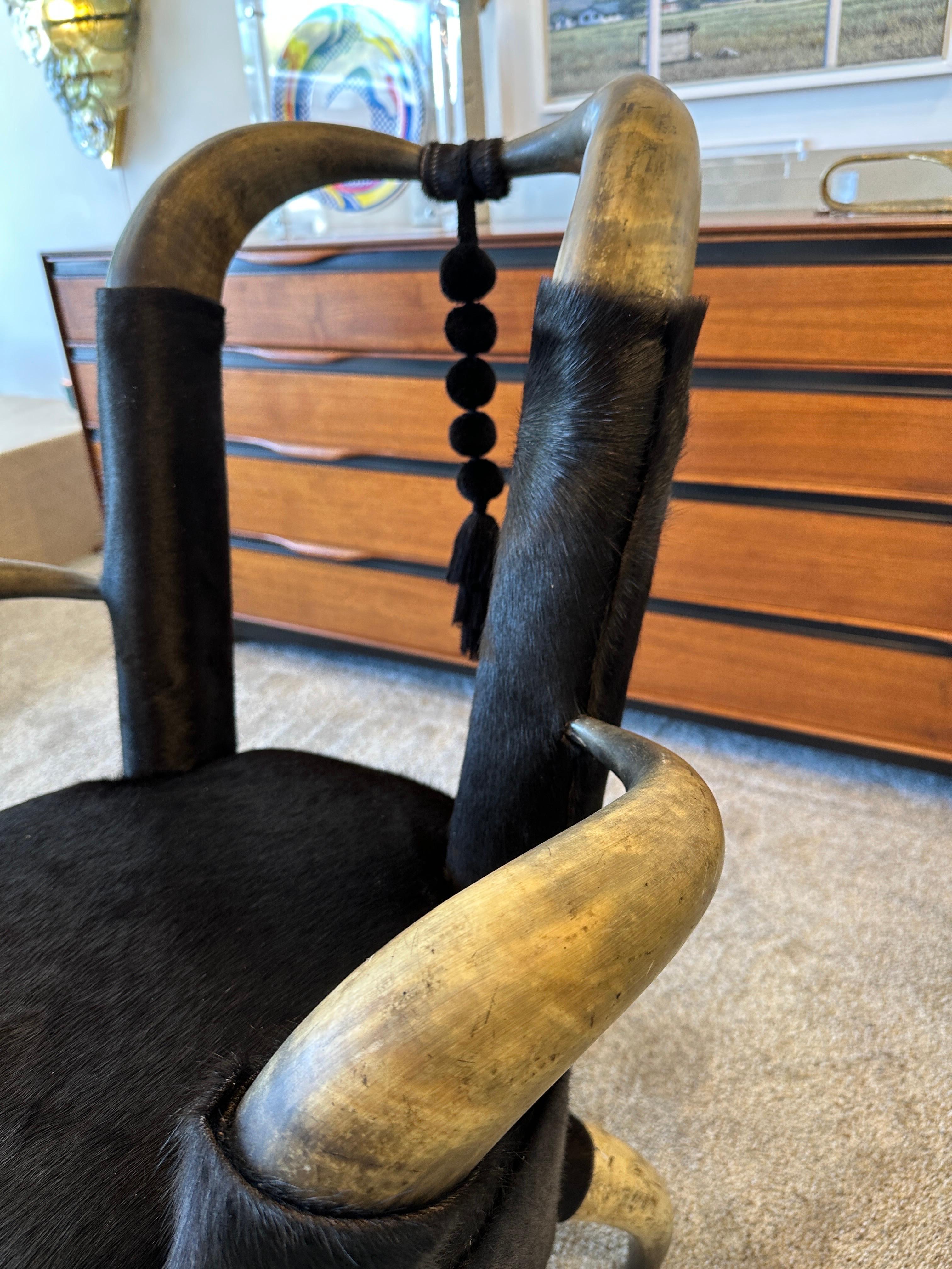 Rustic Pair of 19th Century Steer Horn Side Chairs For Sale