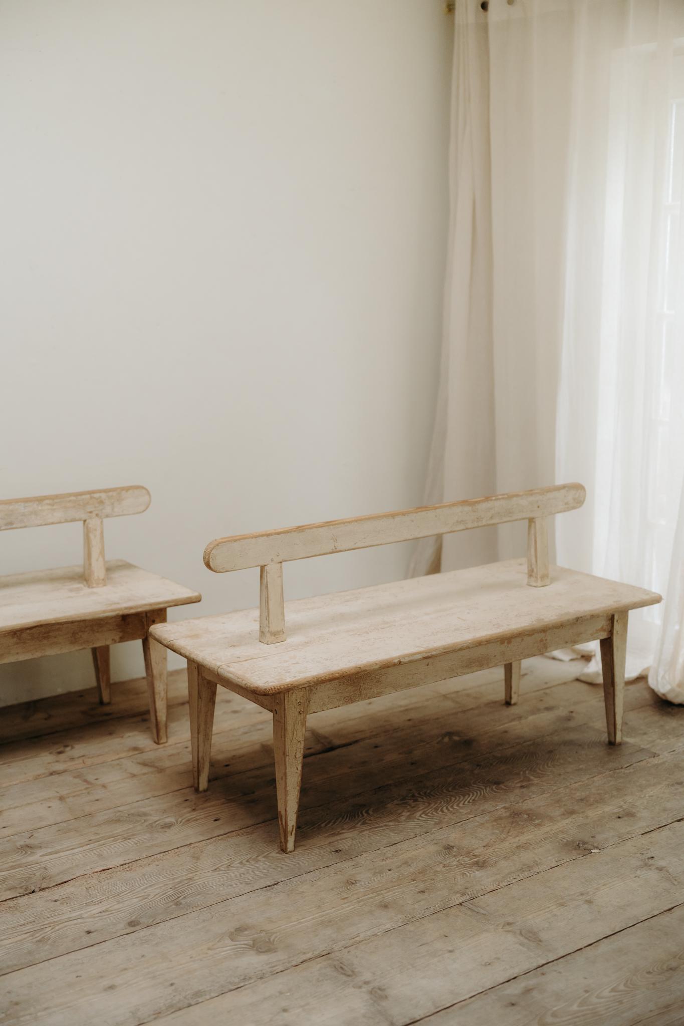 paire de bancs suédois du 19ème siècle . en vente 7