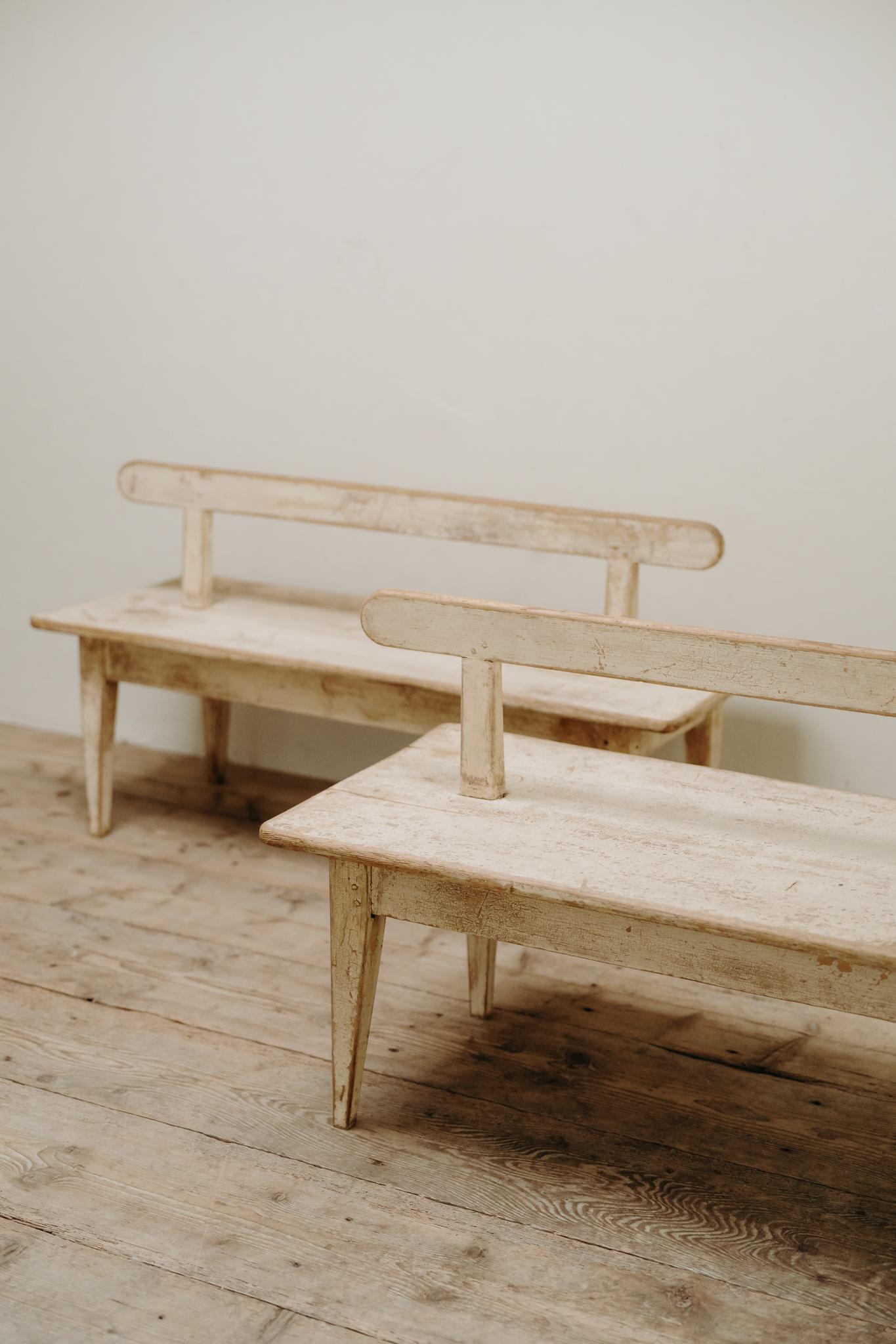 Suédois paire de bancs suédois du 19ème siècle . en vente