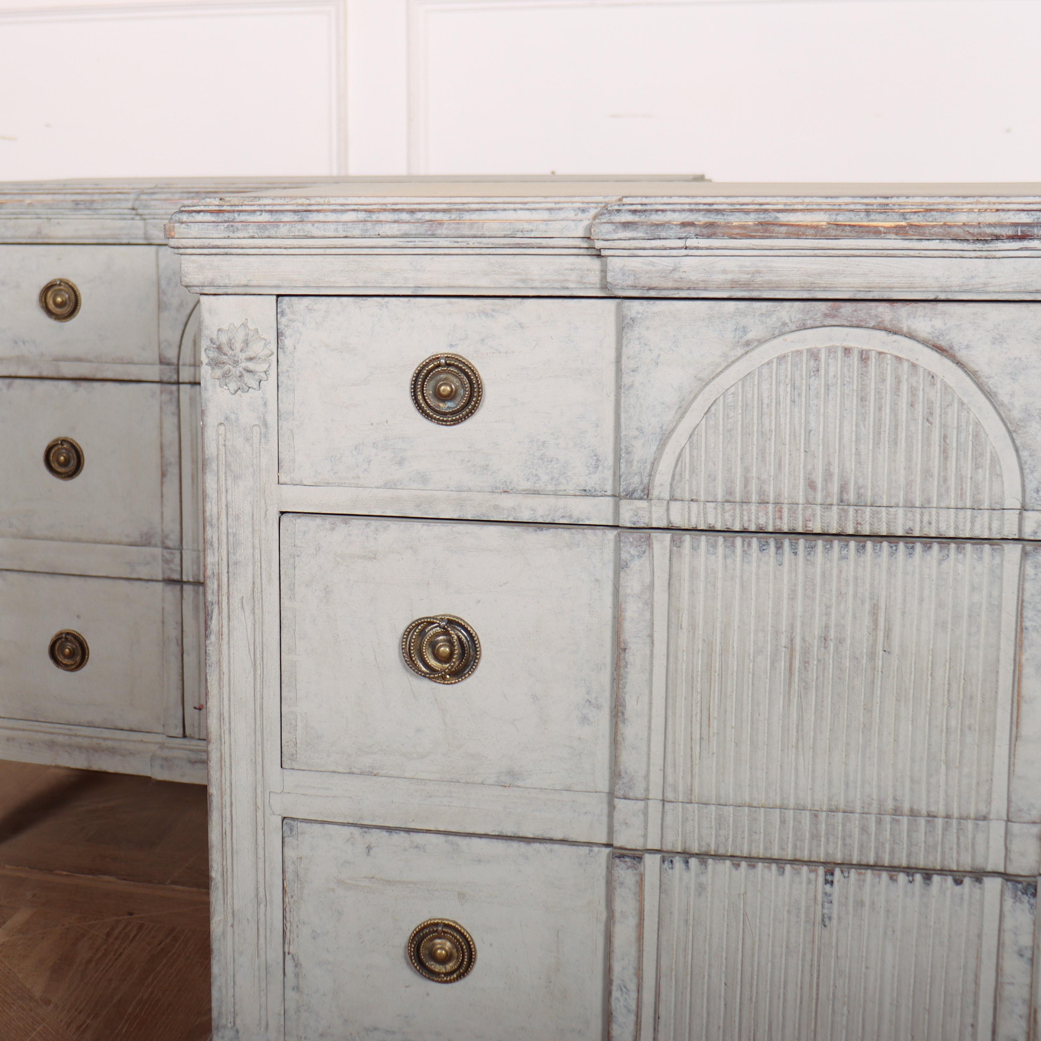 Pair of 19th century Swedish Breakfront Commodes In Good Condition For Sale In Leamington Spa, Warwickshire