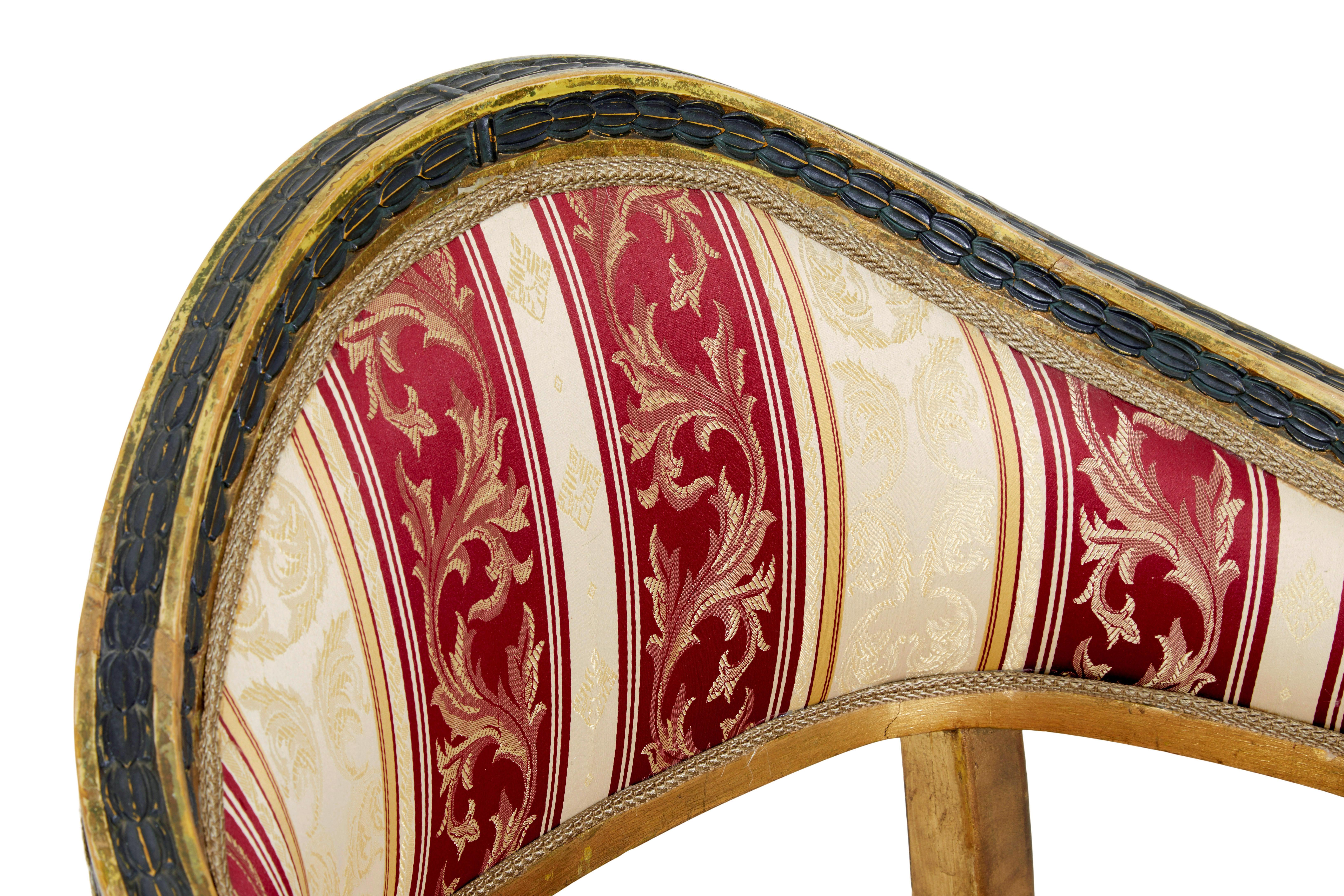 Coppia di poltrone svedesi intagliate e dorate del XIX secolo in vendita 3