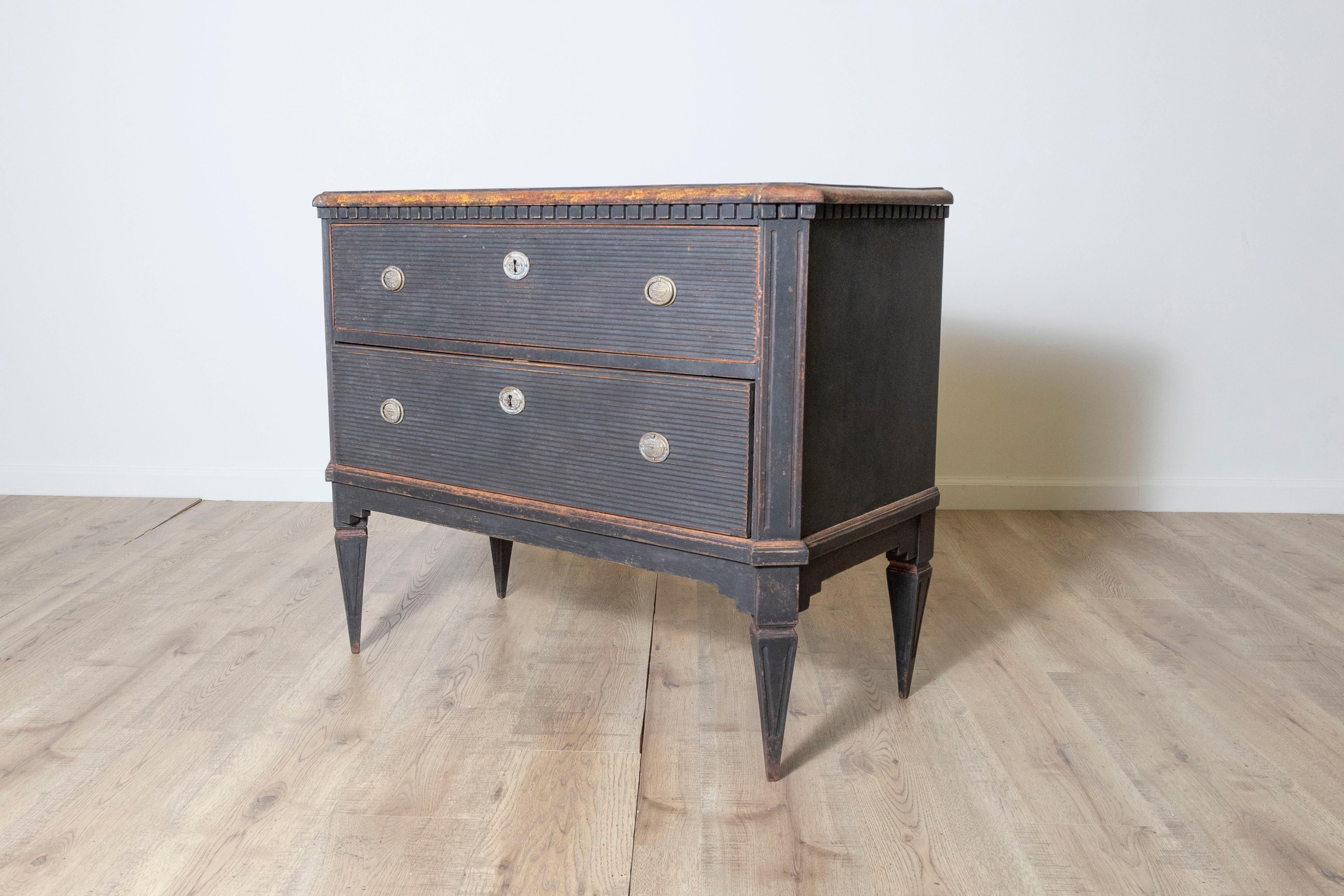 Pair of 19th Century Swedish Chests of Drawers 3