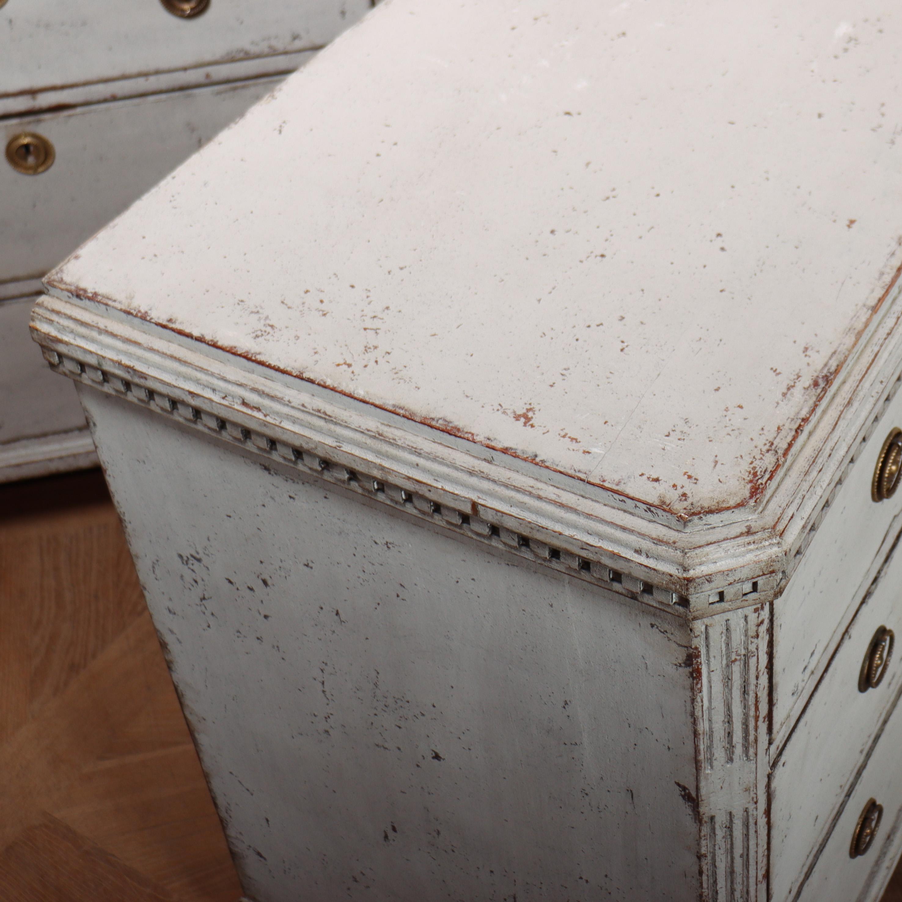 Pair of 19th Century Swedish Commodes For Sale 6