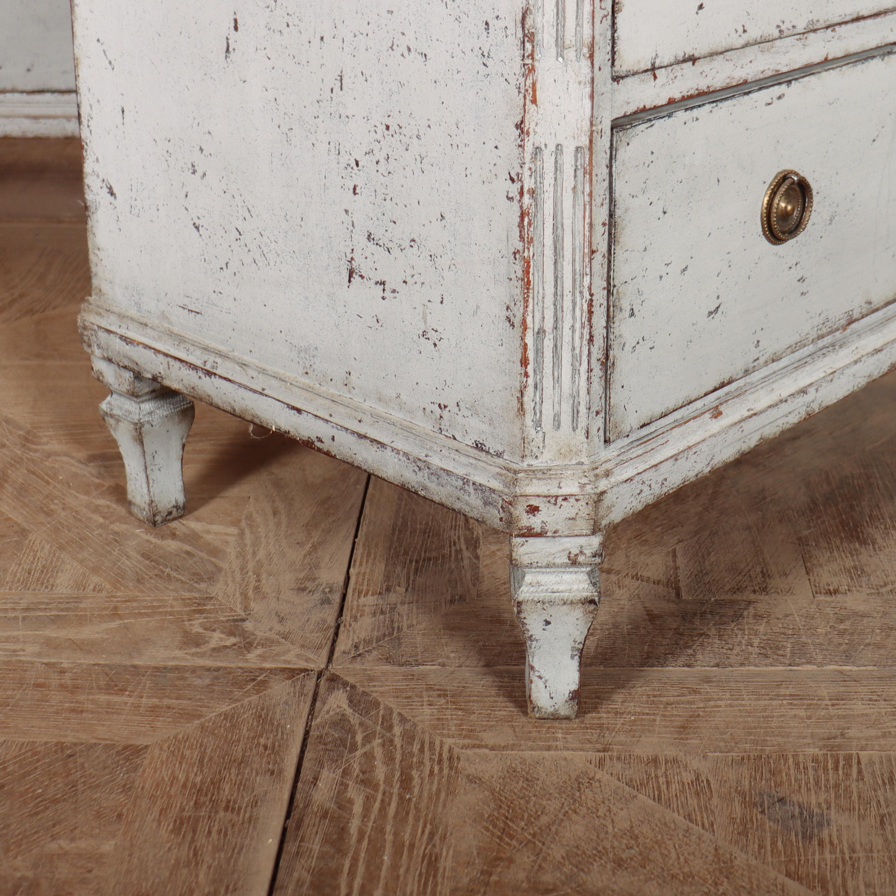 Pair of 19th Century Swedish Commodes For Sale 4