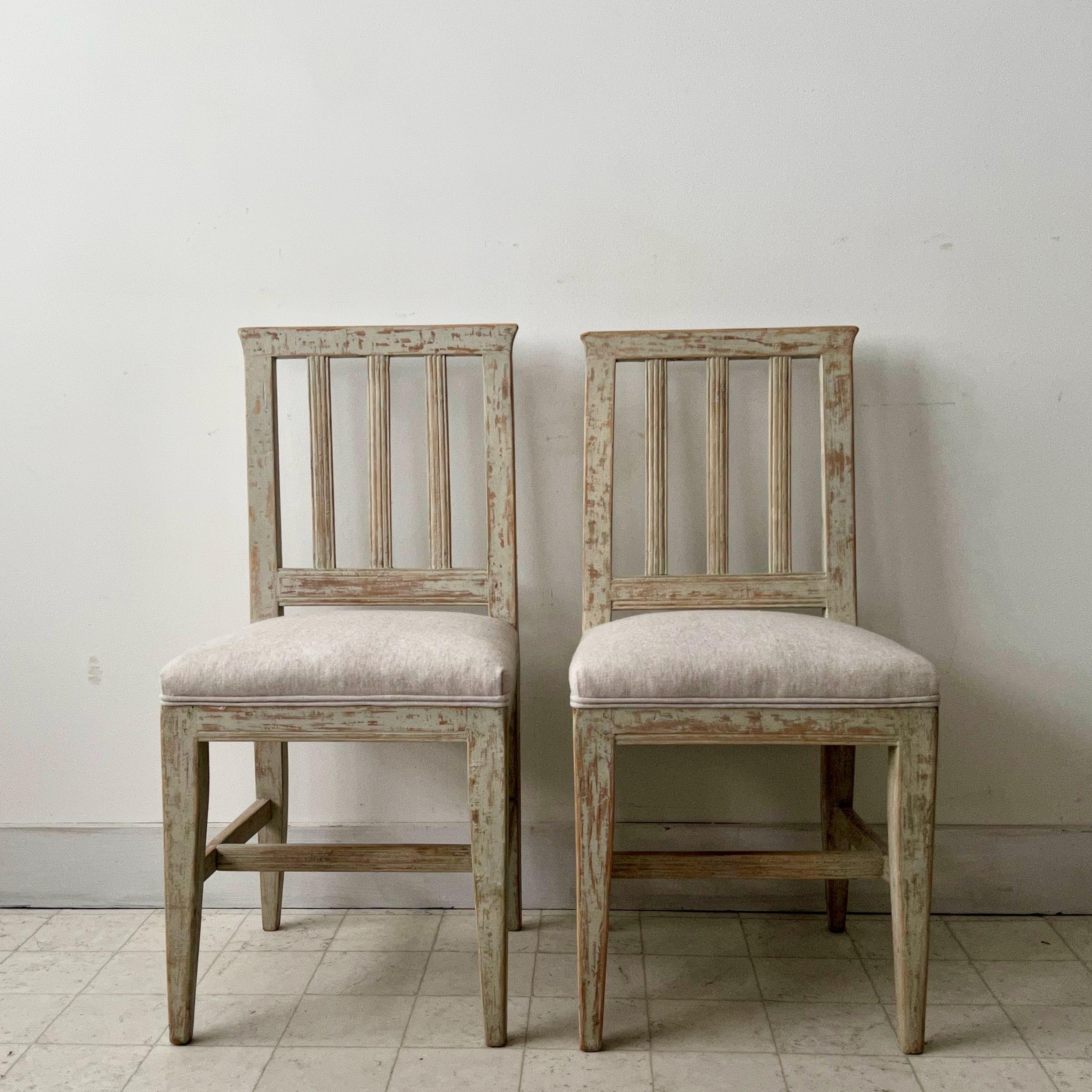 Linen Pair of 19th Century Swedish Country Chairs For Sale
