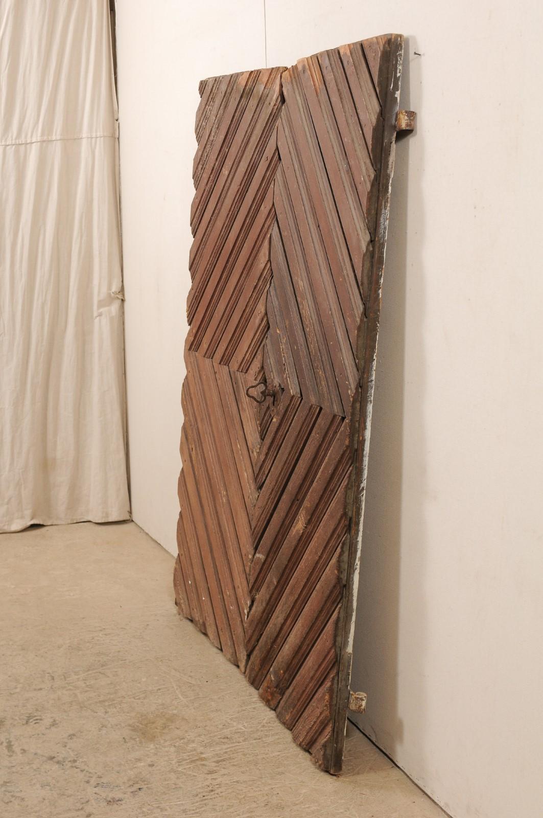 Pareja de puertas suecas del siglo XIX con diseño de rombos Hierro en venta