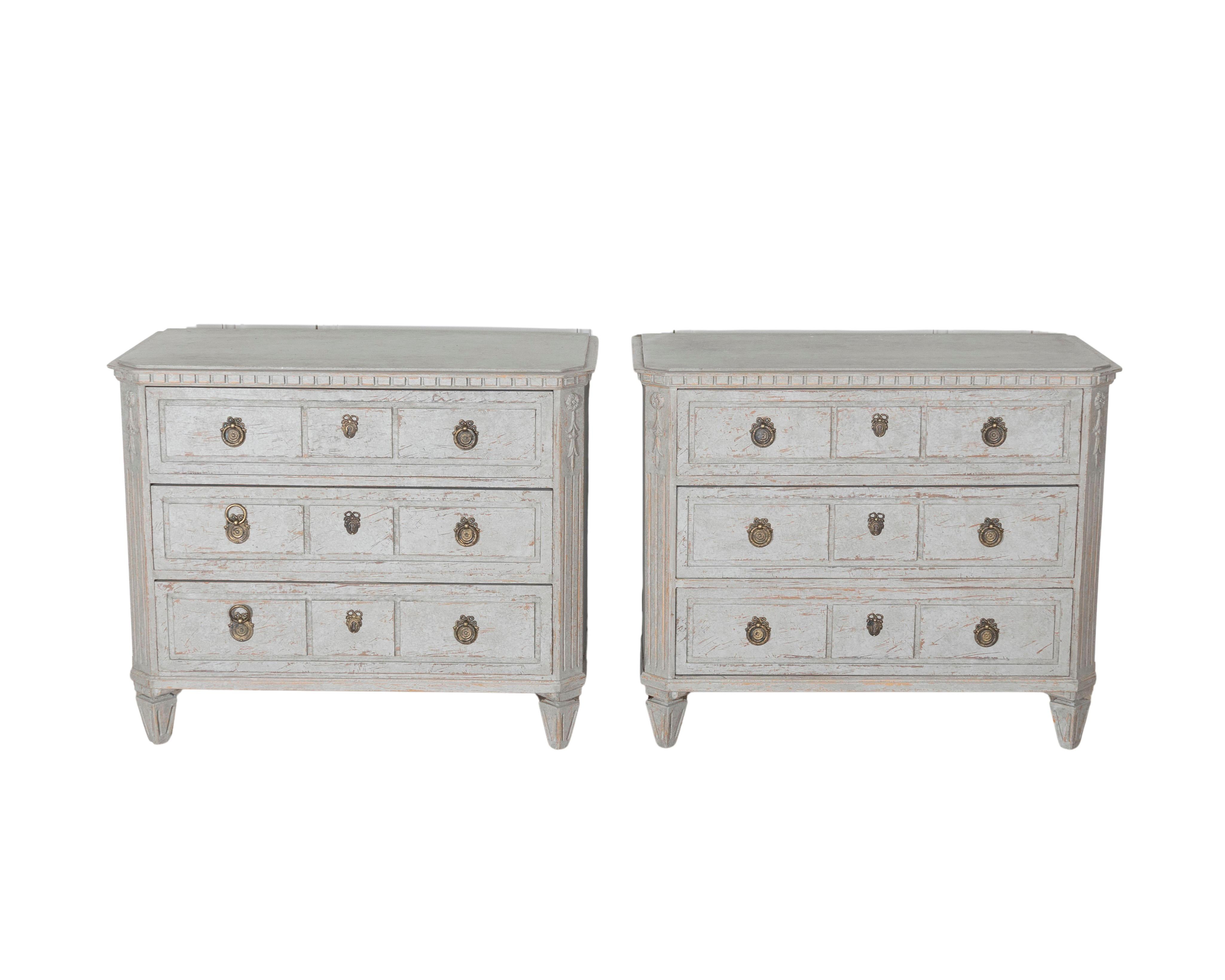 Painted Commodes et coffres à tiroirs