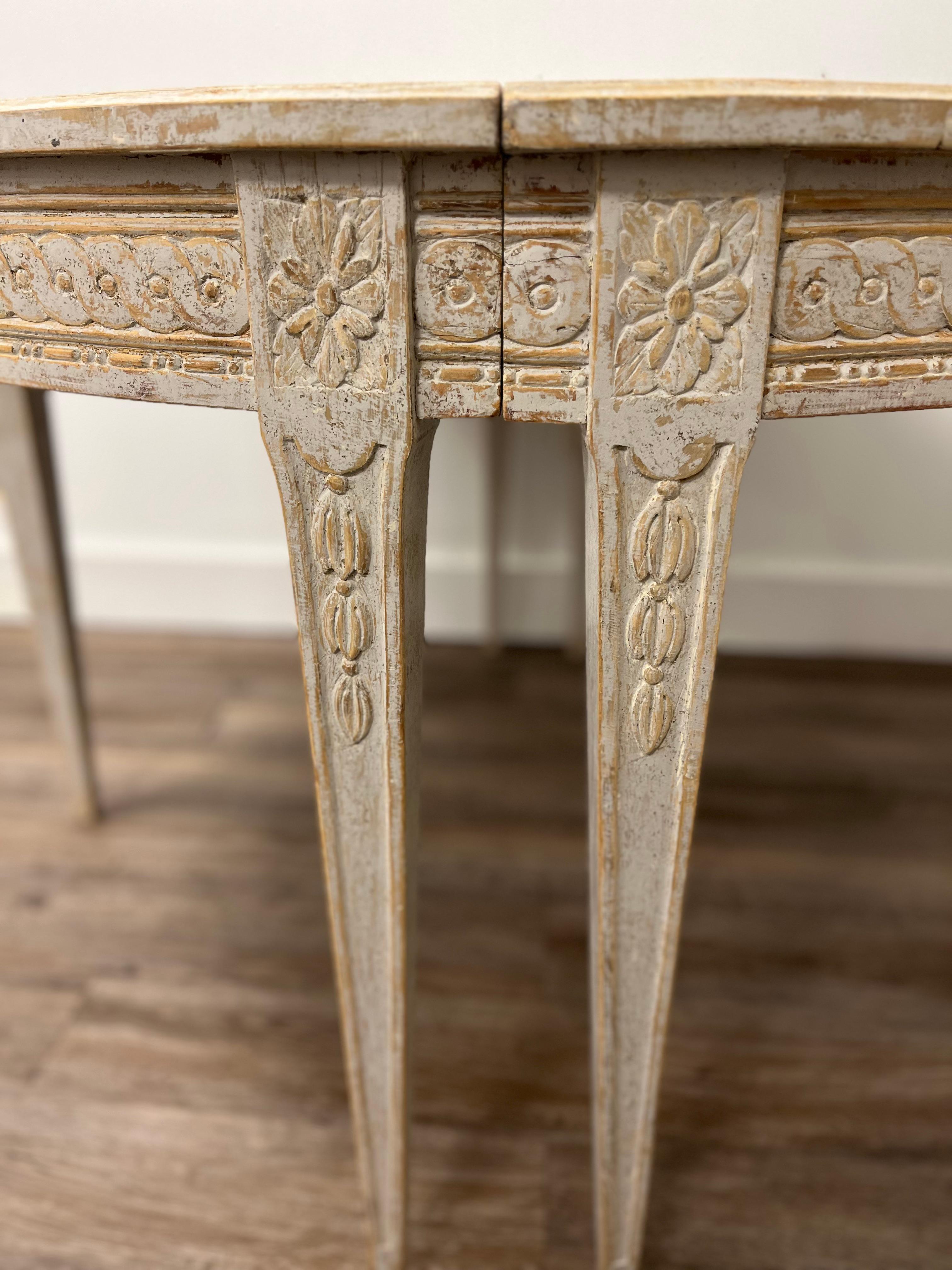 XIXe siècle Paire de tables Demilune suédoises de style gustavien du 19e siècle en vente