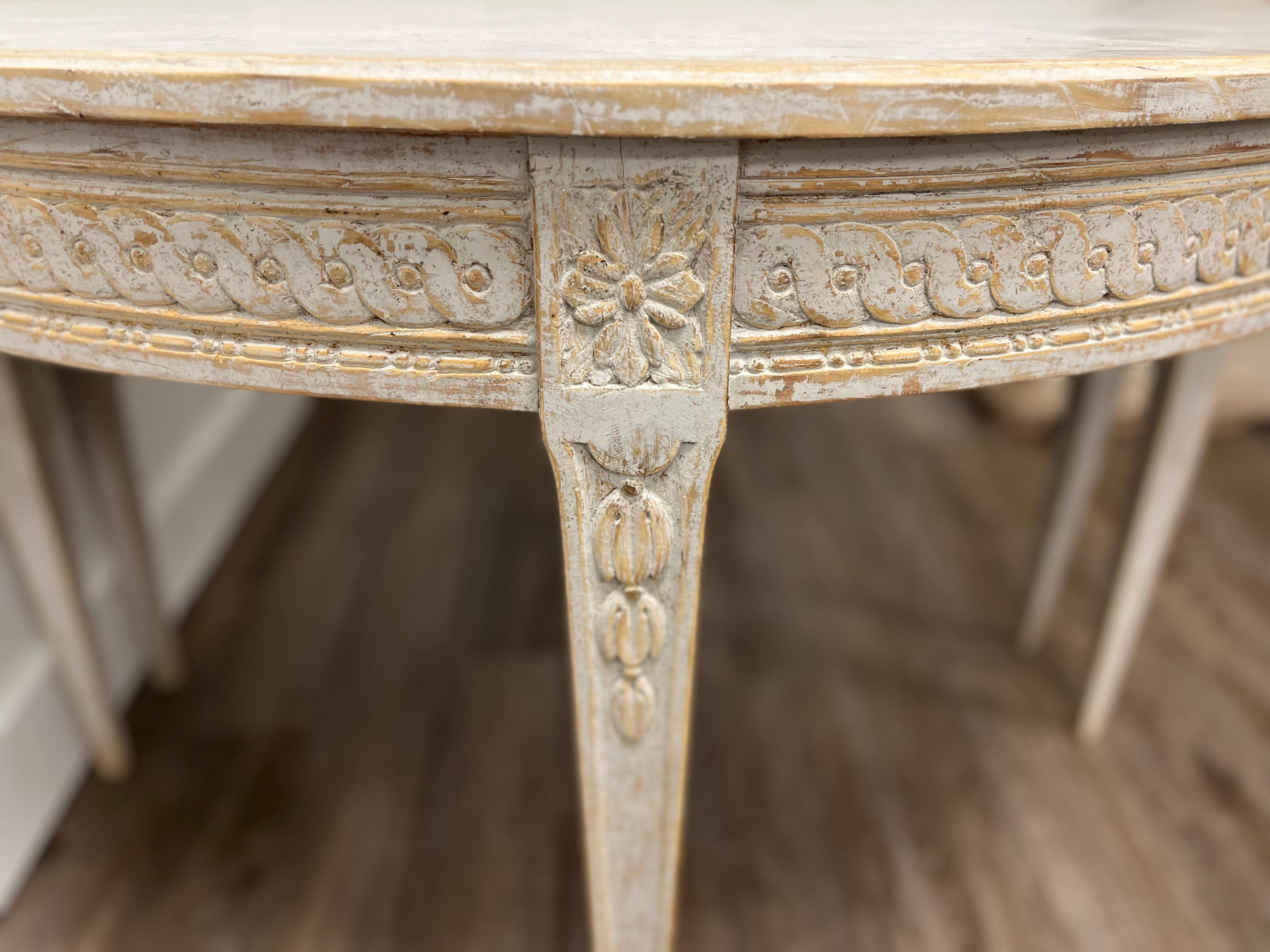 Paire de tables Demilune suédoises de style gustavien du 19e siècle en vente 1