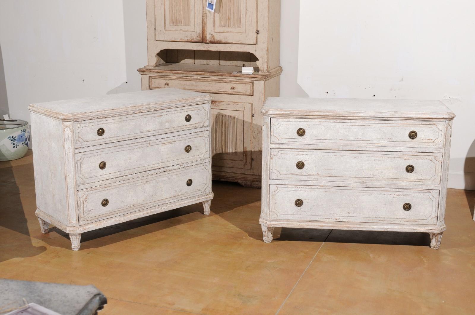 Pair of 19th Century Swedish Gustavian Style Painted Three-Drawer Chests In Good Condition In Atlanta, GA