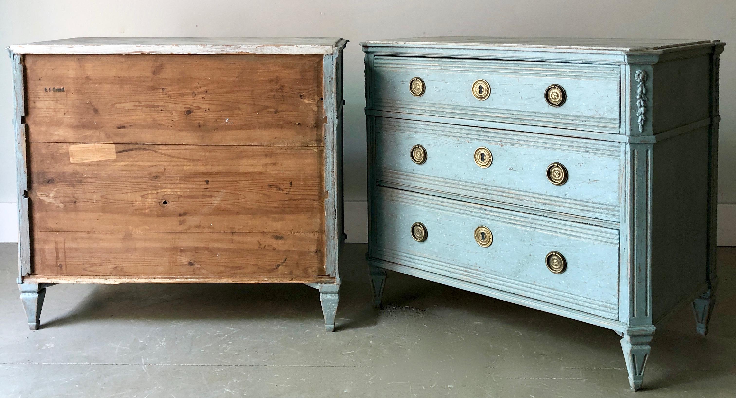 Pair of 19th Century Swedish Painted Chest of Drawers In Good Condition In Charleston, SC