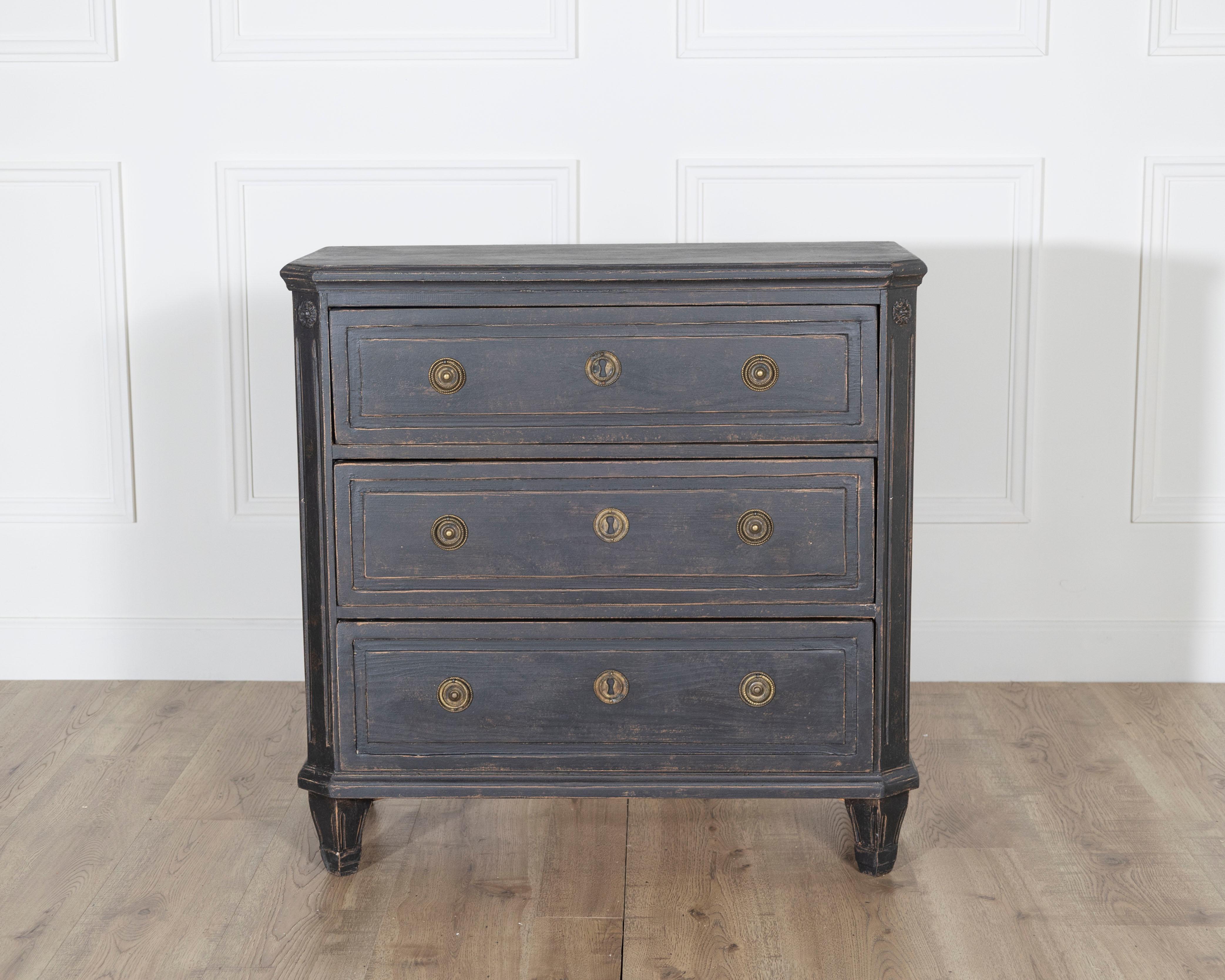 Pair of 19th Century Swedish Painted Chests of Drawers For Sale 7