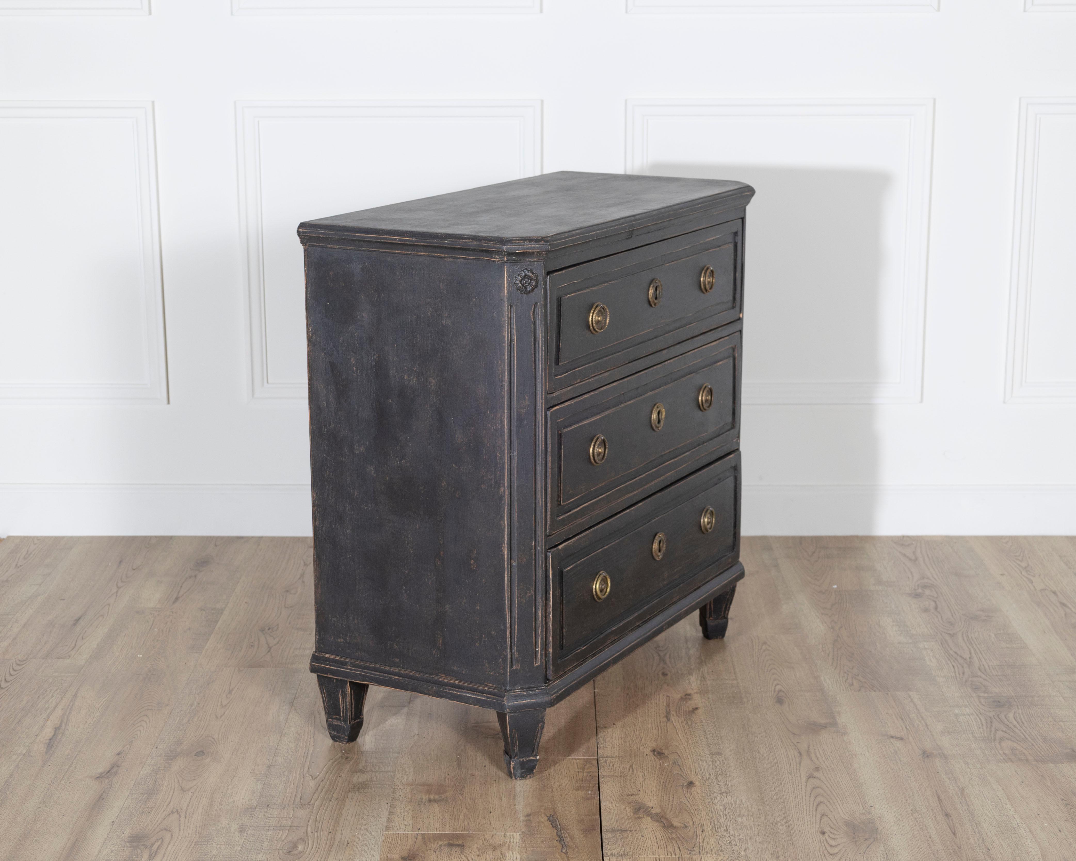Pair of 19th Century Swedish Painted Chests of Drawers For Sale 8