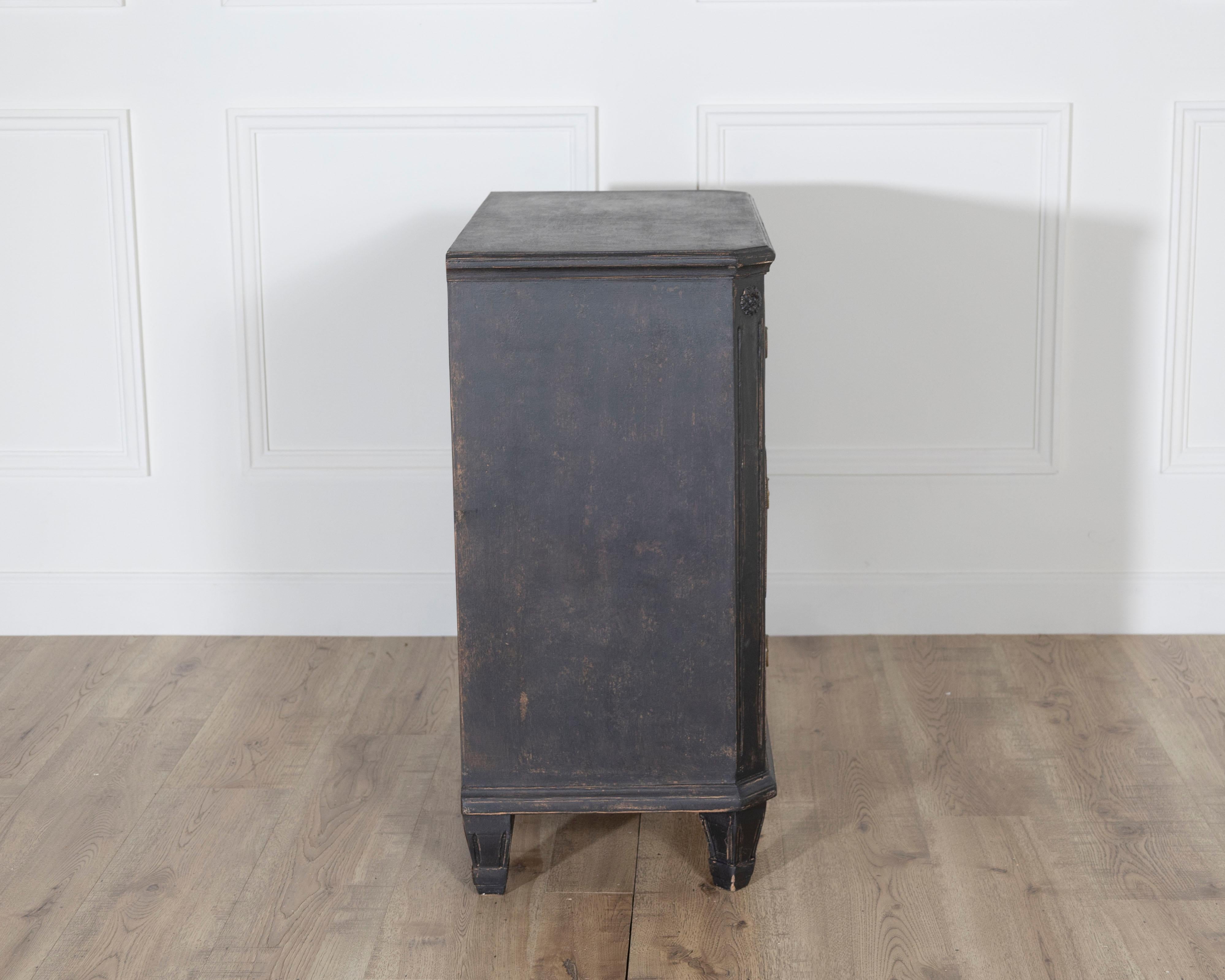 Pair of 19th Century Swedish Painted Chests of Drawers For Sale 3
