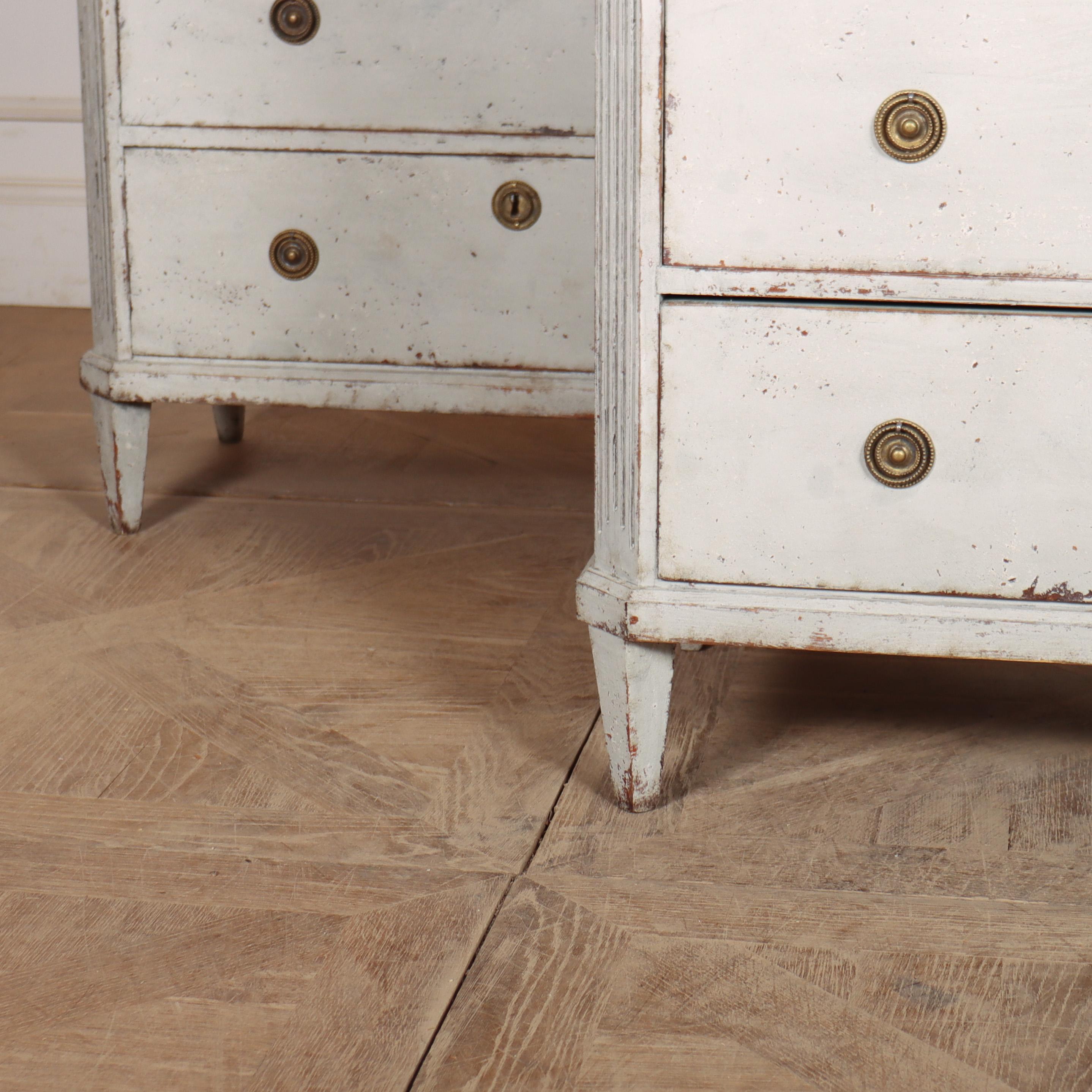 Pair of 19th Century Swedish Painted Commodes In Good Condition For Sale In Leamington Spa, Warwickshire