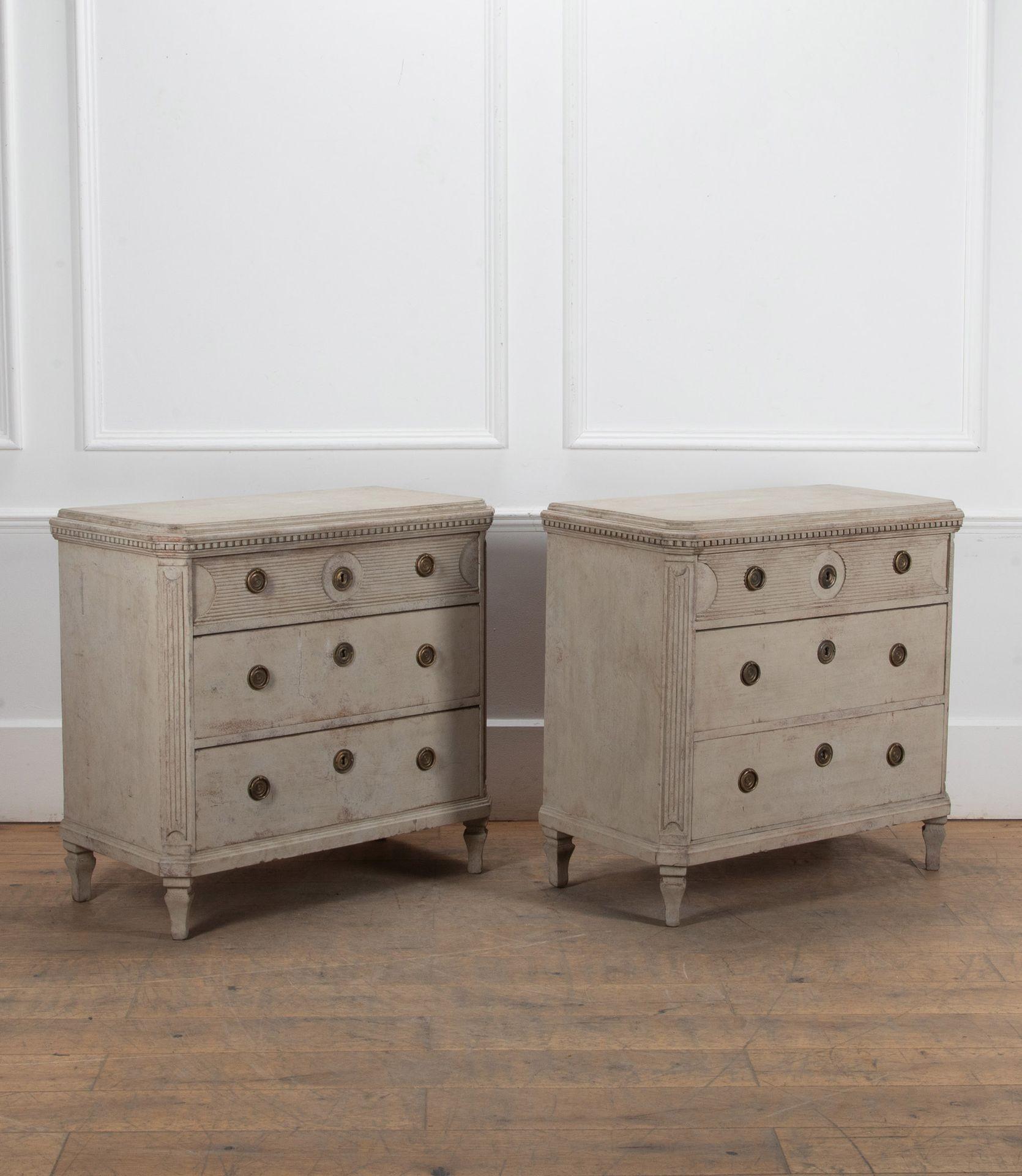 Pair of 19th Century Swedish Painted Commodes In Good Condition In Gloucestershire, GB