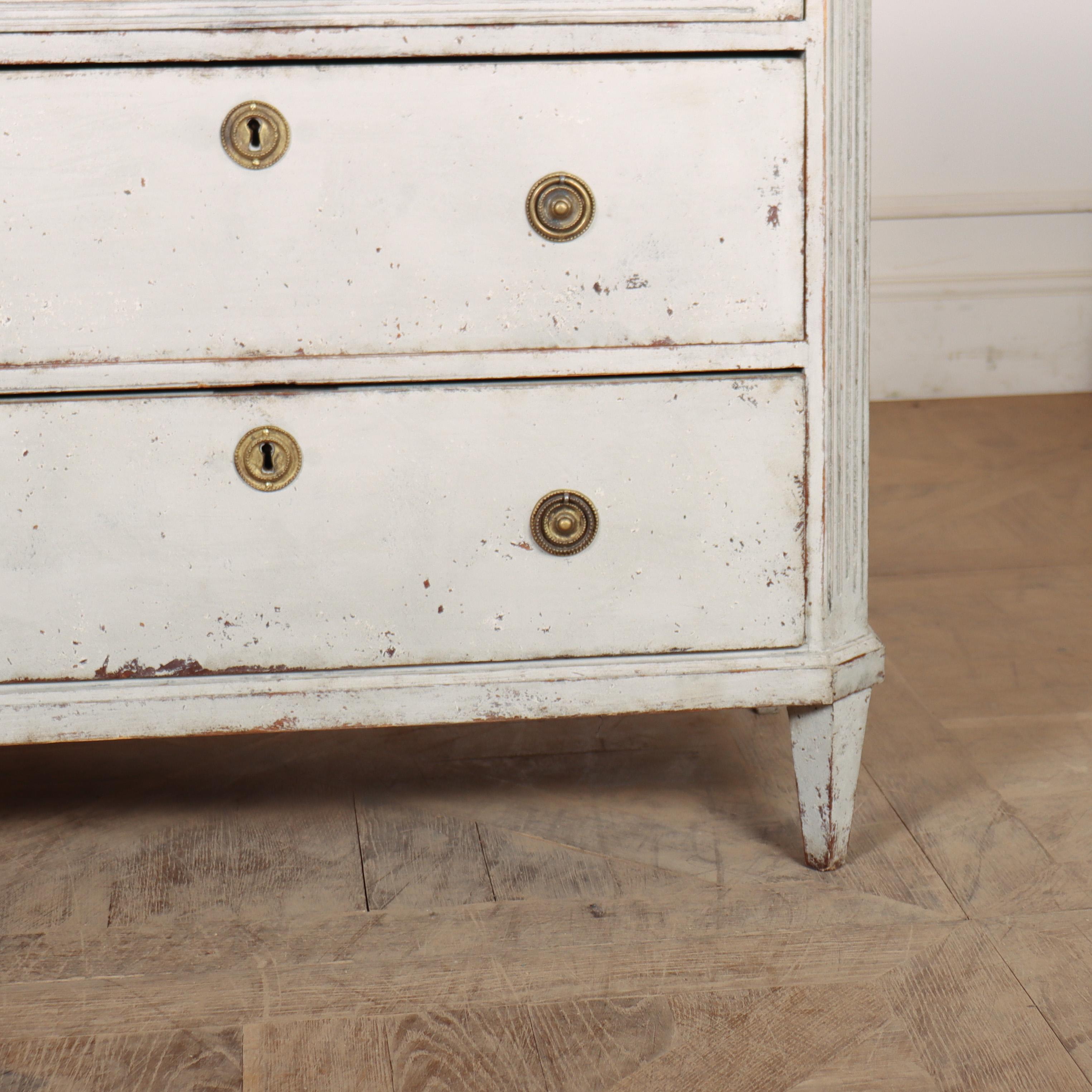 Pair of 19th Century Swedish Painted Commodes For Sale 1
