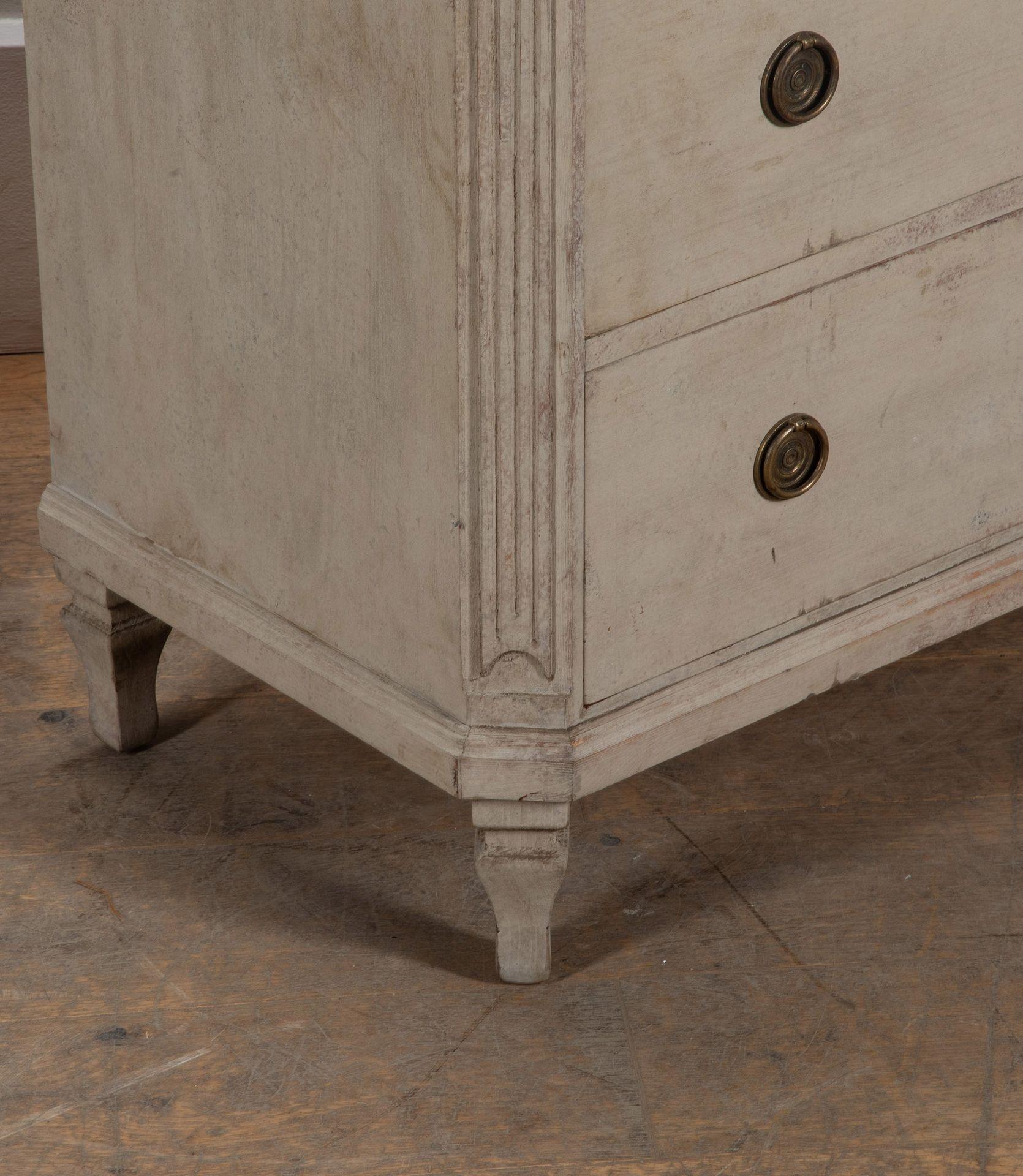 Pair of 19th Century Swedish Painted Commodes 1