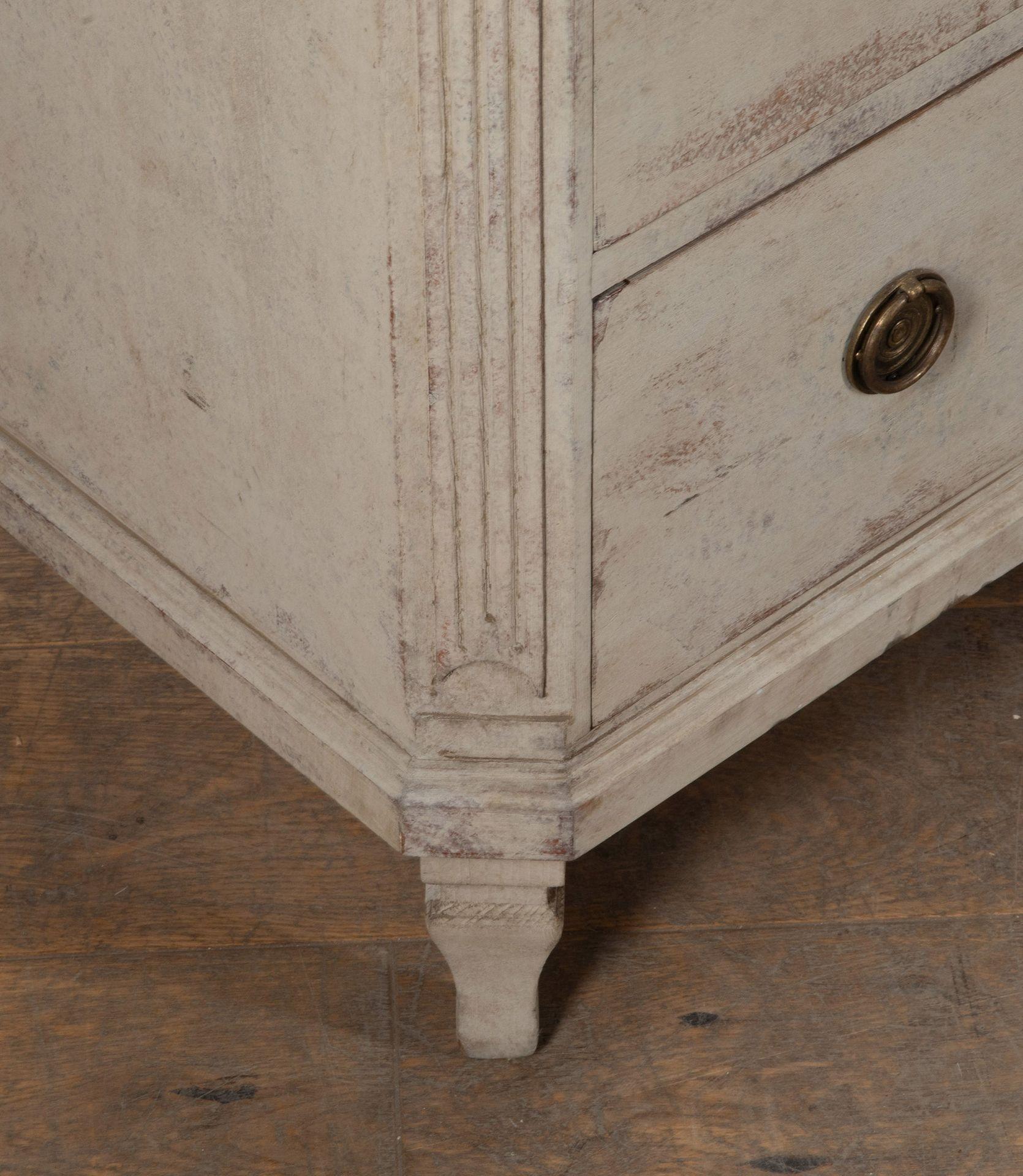 Pair of 19th Century Swedish Painted Commodes 4