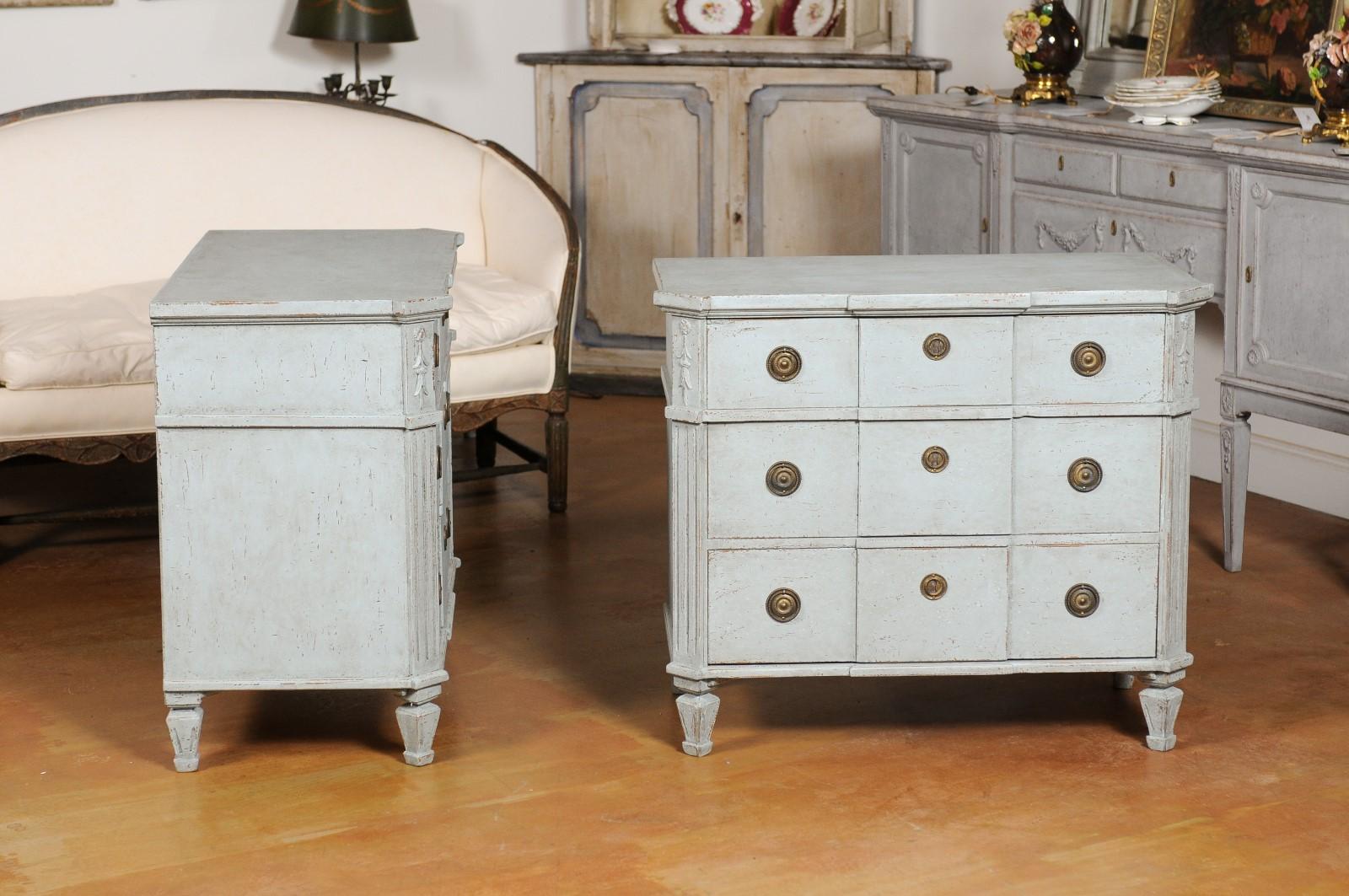 Pair of 19th Century Swedish Painted Wood Breakfront Chests with Three Drawers 3