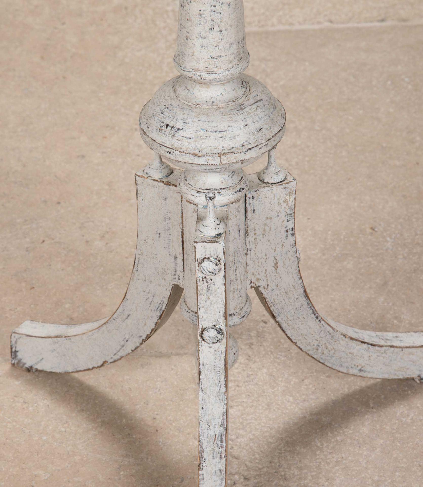 Svedese Coppia di tavoli con piedistallo svedesi del XIX secolo in vendita