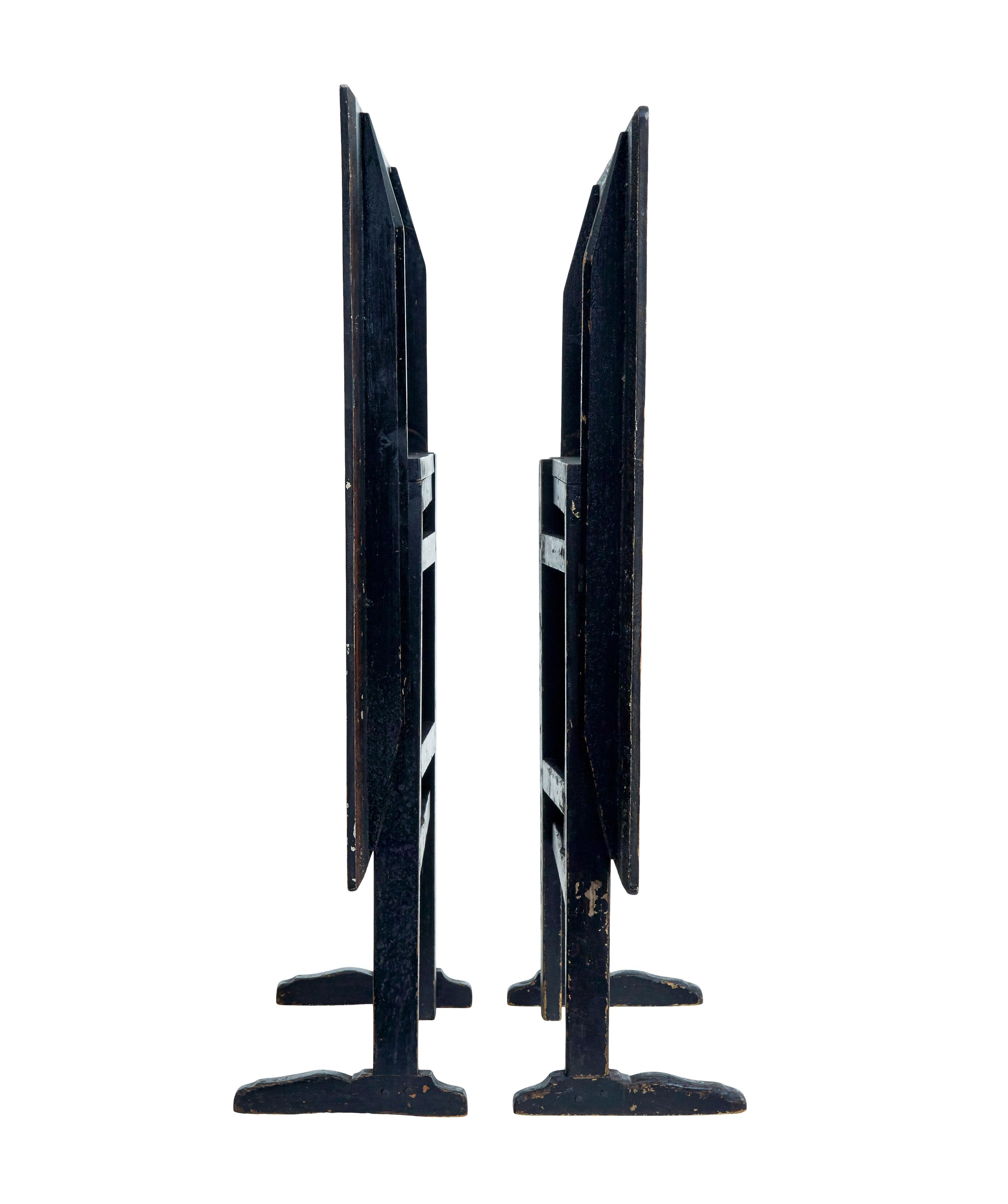 Rustic Pair of 19th century Swedish ragwork painted folding tables For Sale