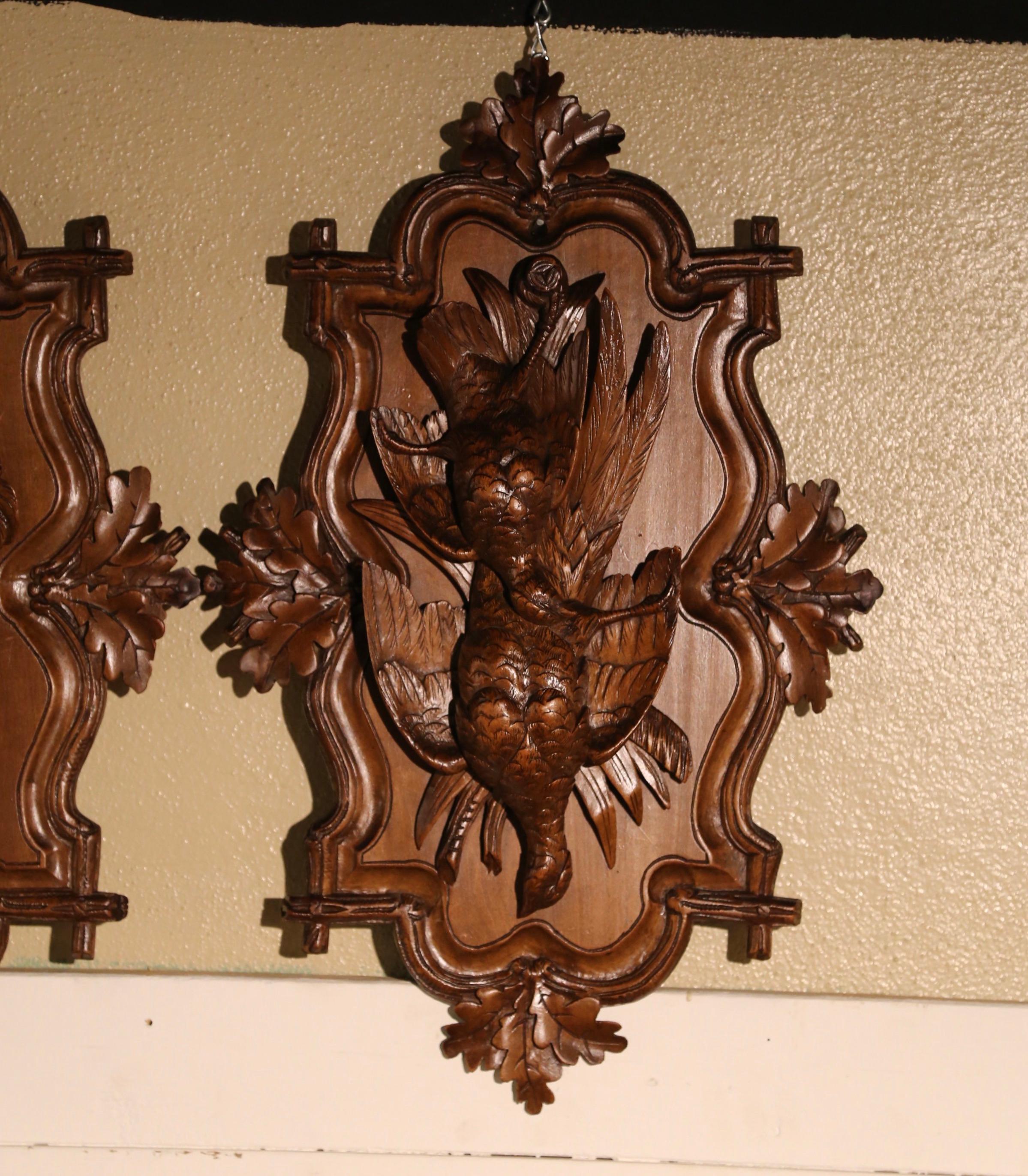 Pair of 19th Century Swiss Black Forest Carved Walnut Hunt Trophies Sculptures In Excellent Condition For Sale In Dallas, TX