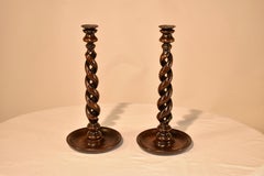 Coppia di alti candelieri inglesi del XIX secolo