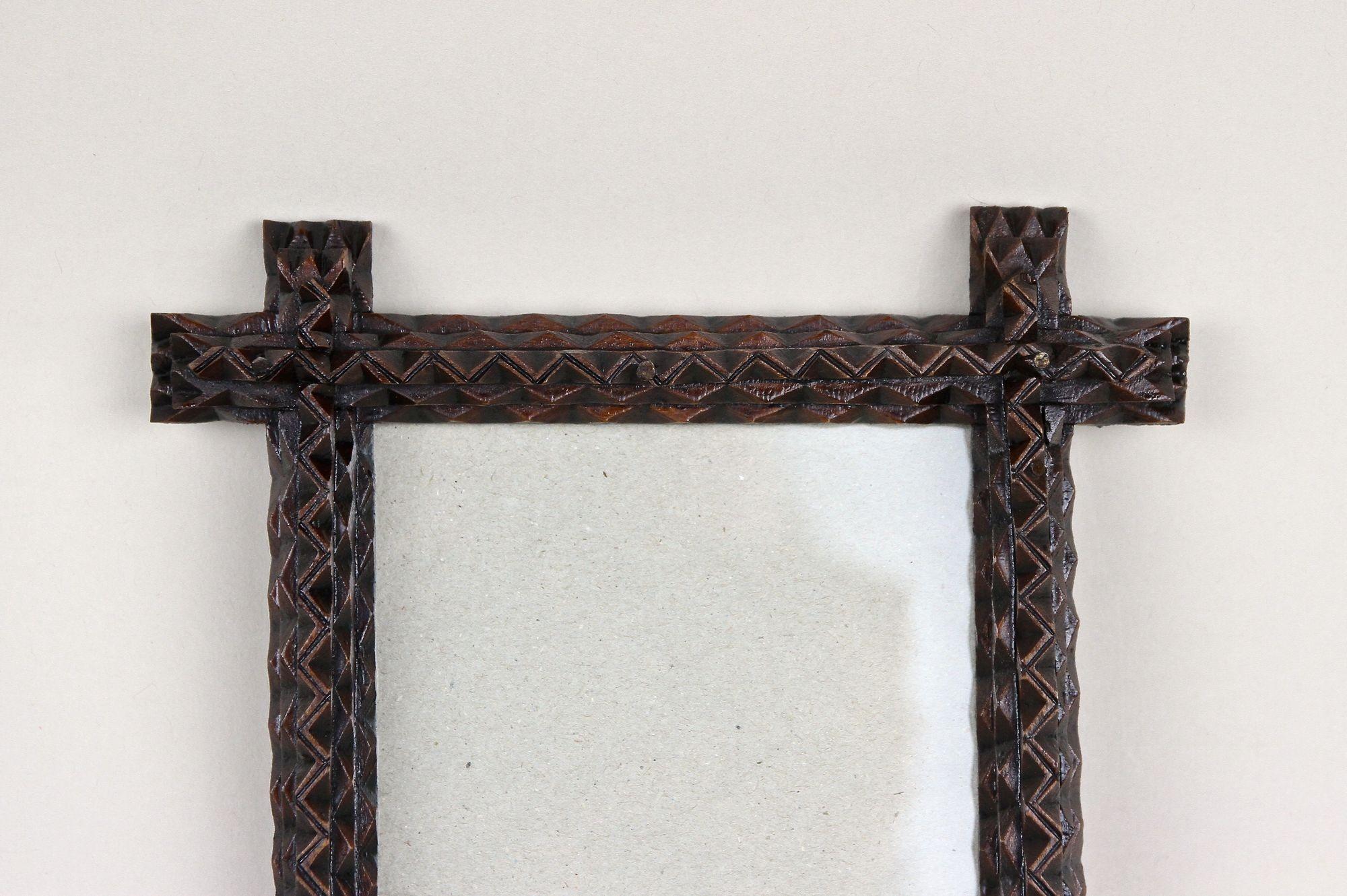 Pair of 19th Century Tramp Art Photo Frames Hand Carved, Austria circa 1880 For Sale 5