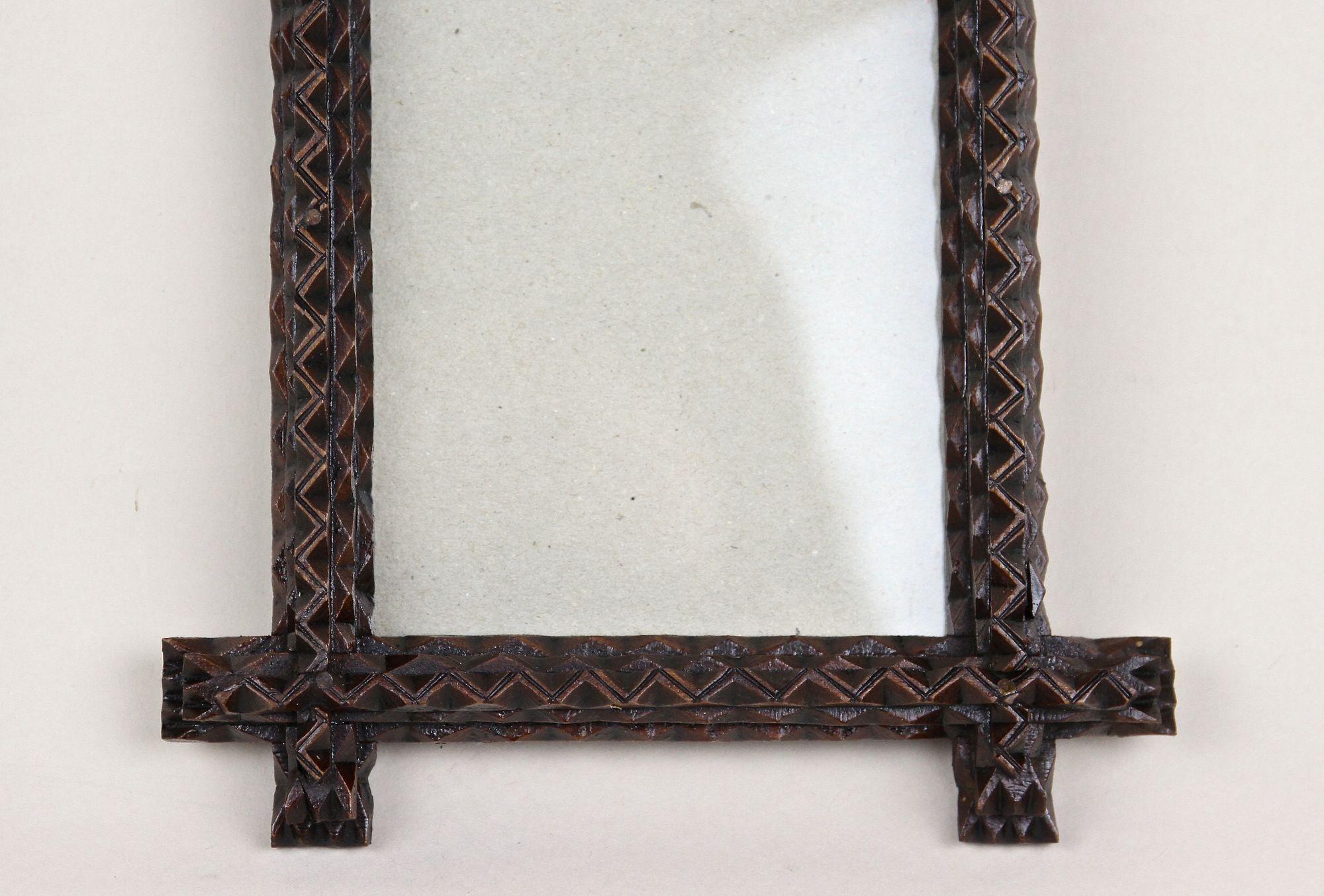 Pair of 19th Century Tramp Art Photo Frames Hand Carved, Austria circa 1880 For Sale 6