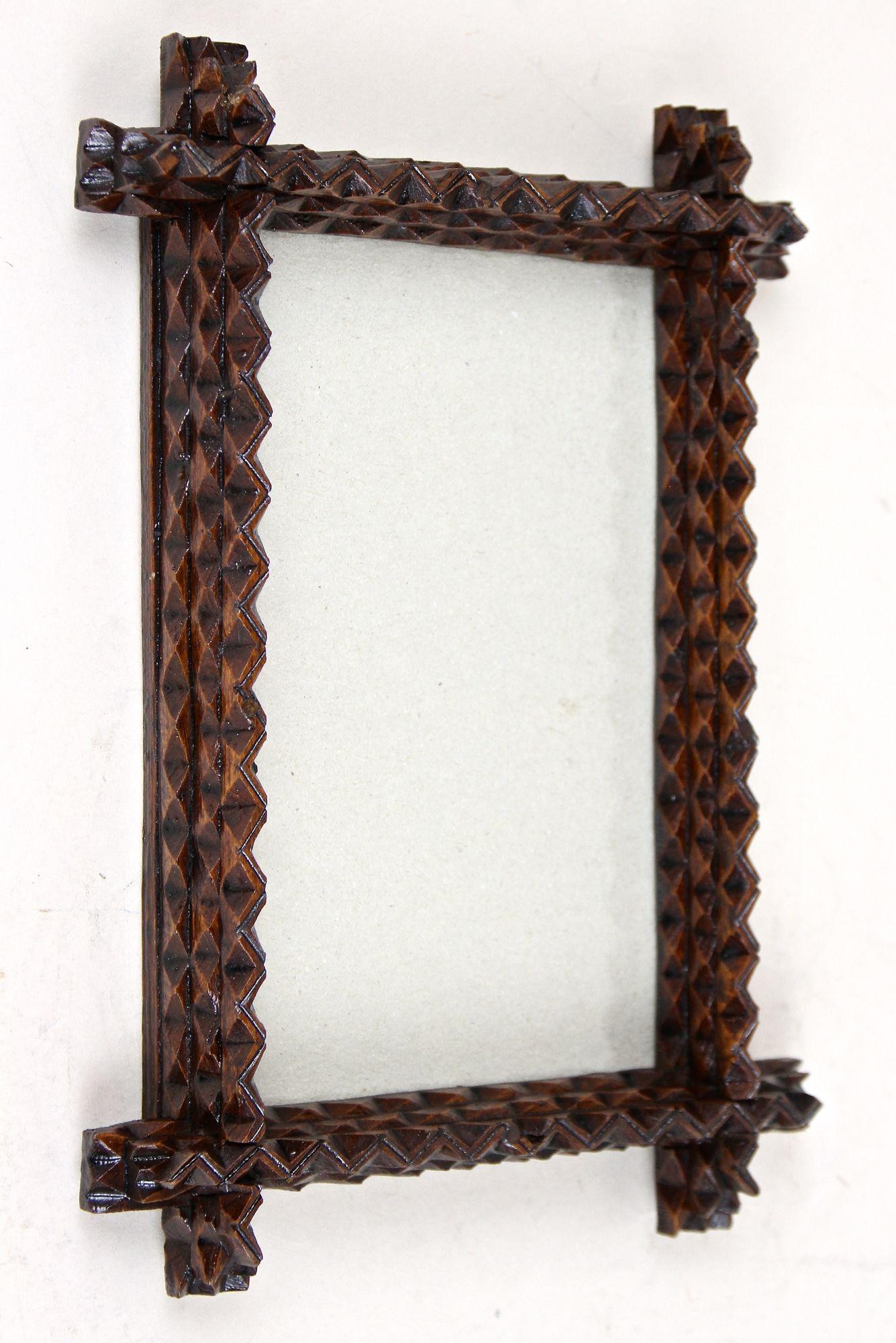 Pair of 19th Century Tramp Art Photo Frames Hand Carved, Austria circa 1880 For Sale 1
