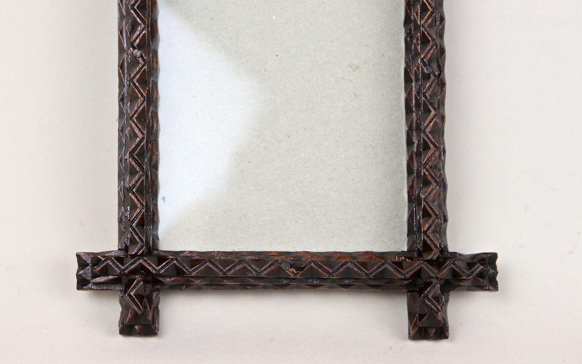 Pair of 19th Century Tramp Art Photo Frames Hand Carved, Austria circa 1880 For Sale 3