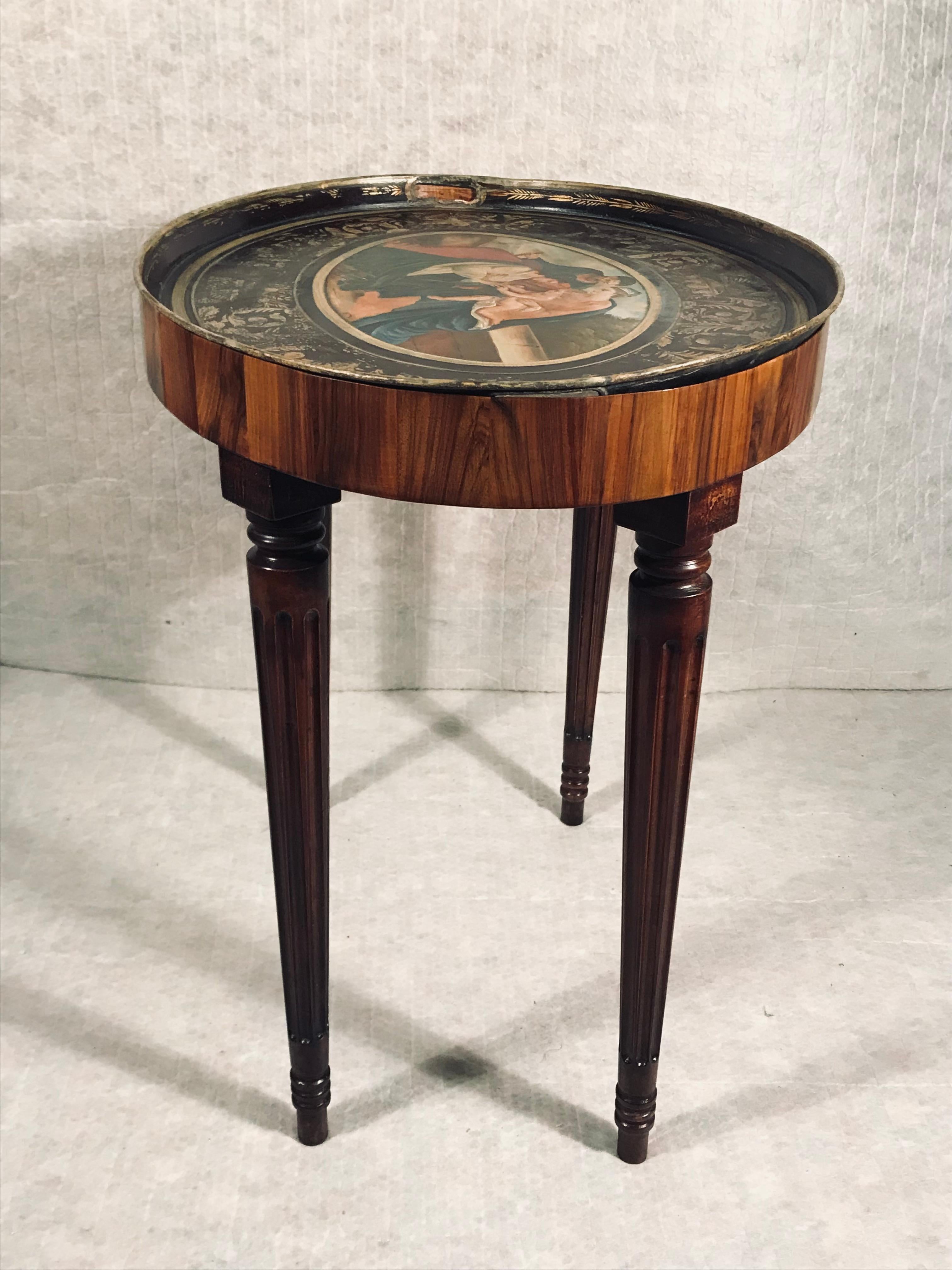Pair of 19th century tray tables with lacquer trays In Good Condition For Sale In Leimen, DE