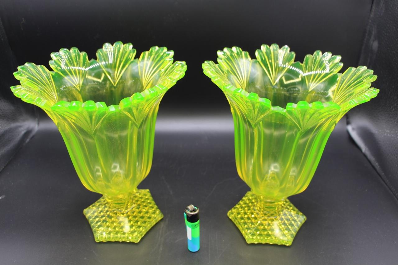French Pair Of 19th Century Uraline Crystal Vases For Sale