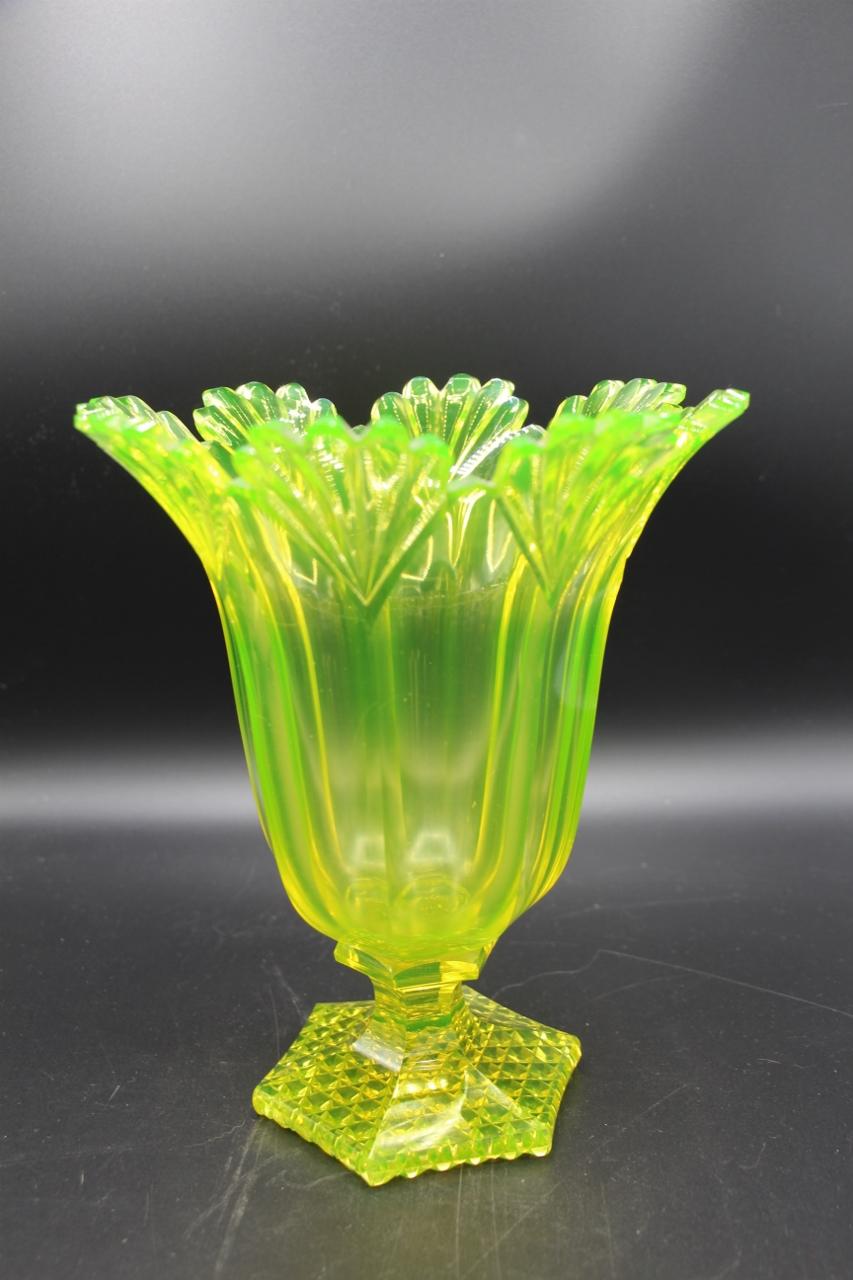 Pair Of 19th Century Uraline Crystal Vases For Sale 1