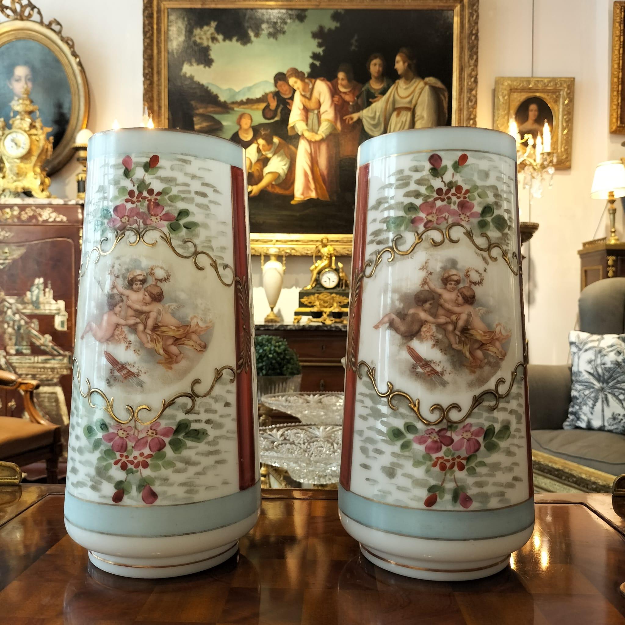 Paire de vases du 19e siècle en verre opalin en vente 2