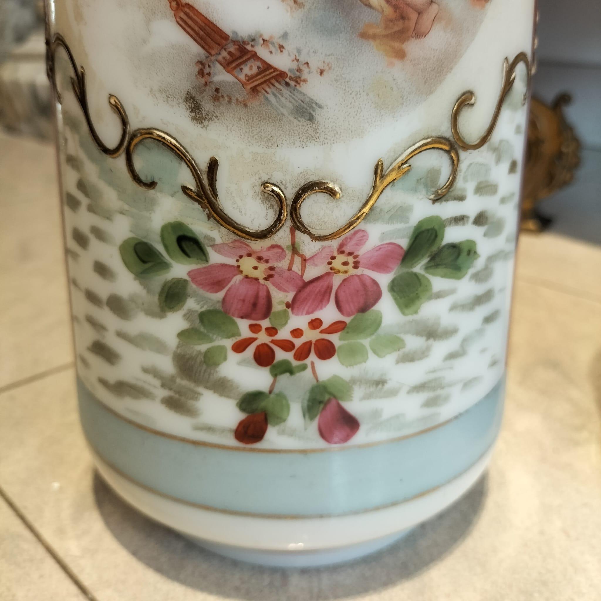 Napoléon III Paire de vases du 19e siècle en verre opalin en vente