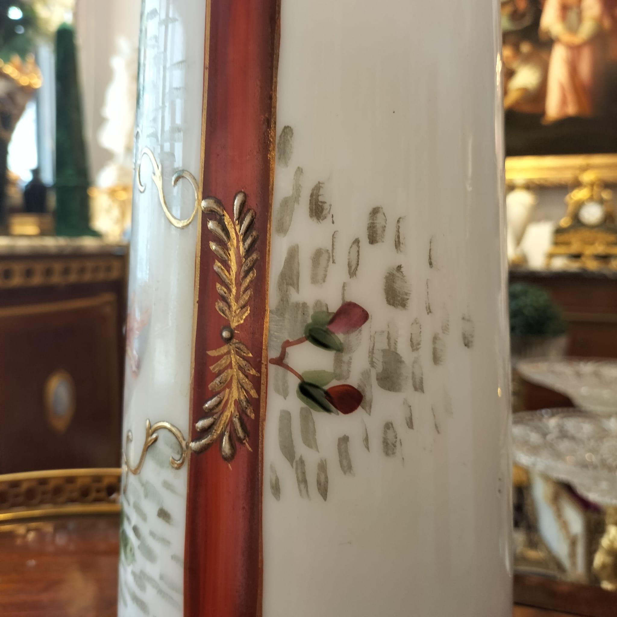 Français Paire de vases du 19e siècle en verre opalin en vente