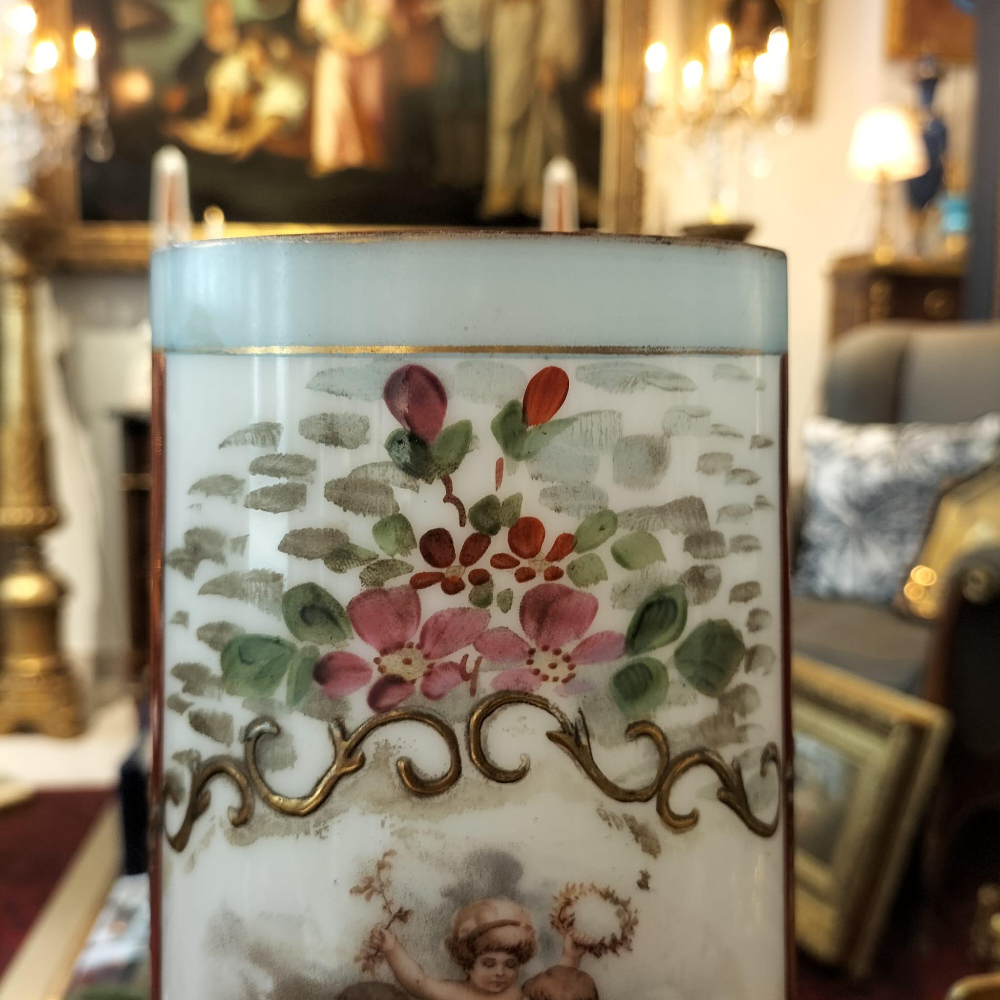 Opale Paire de vases du 19e siècle en verre opalin en vente