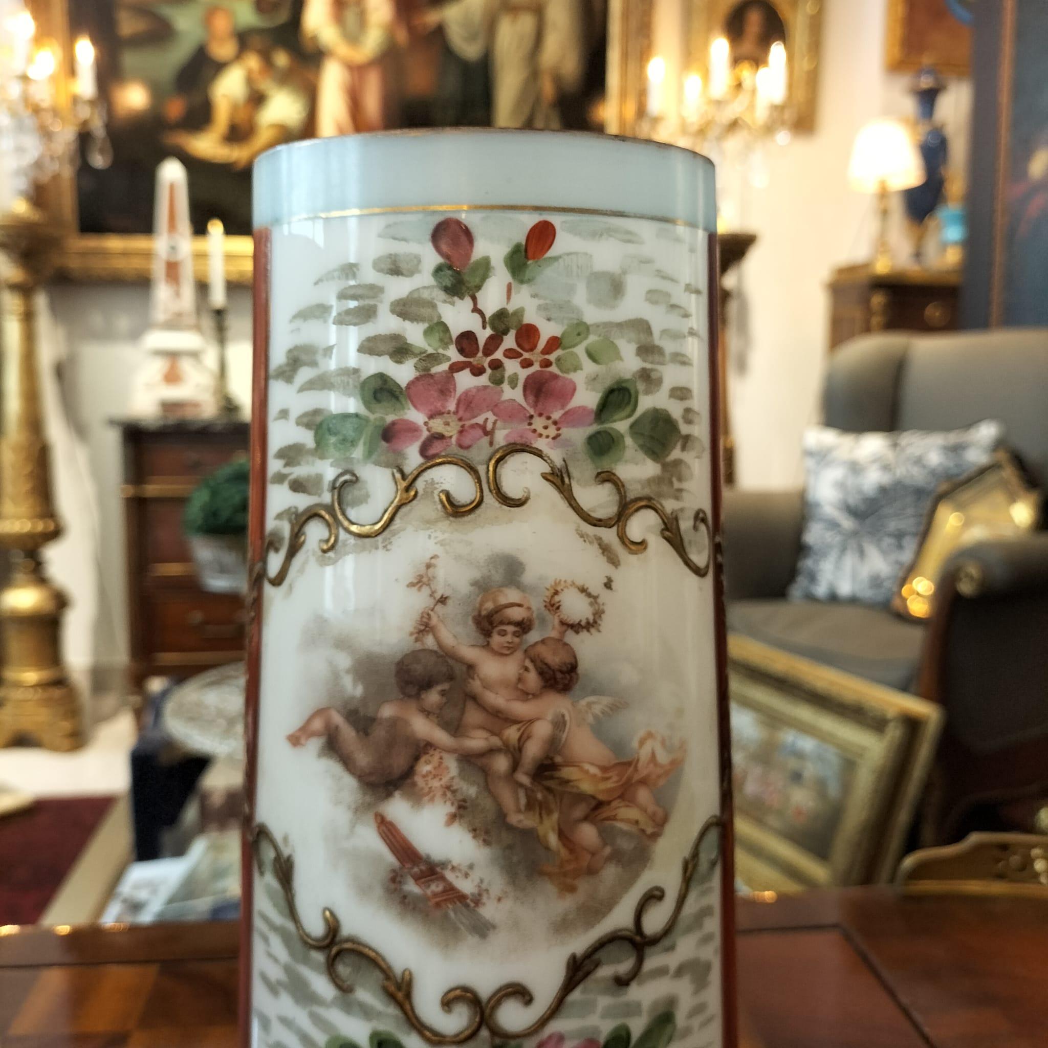 Paire de vases du 19e siècle en verre opalin en vente 1