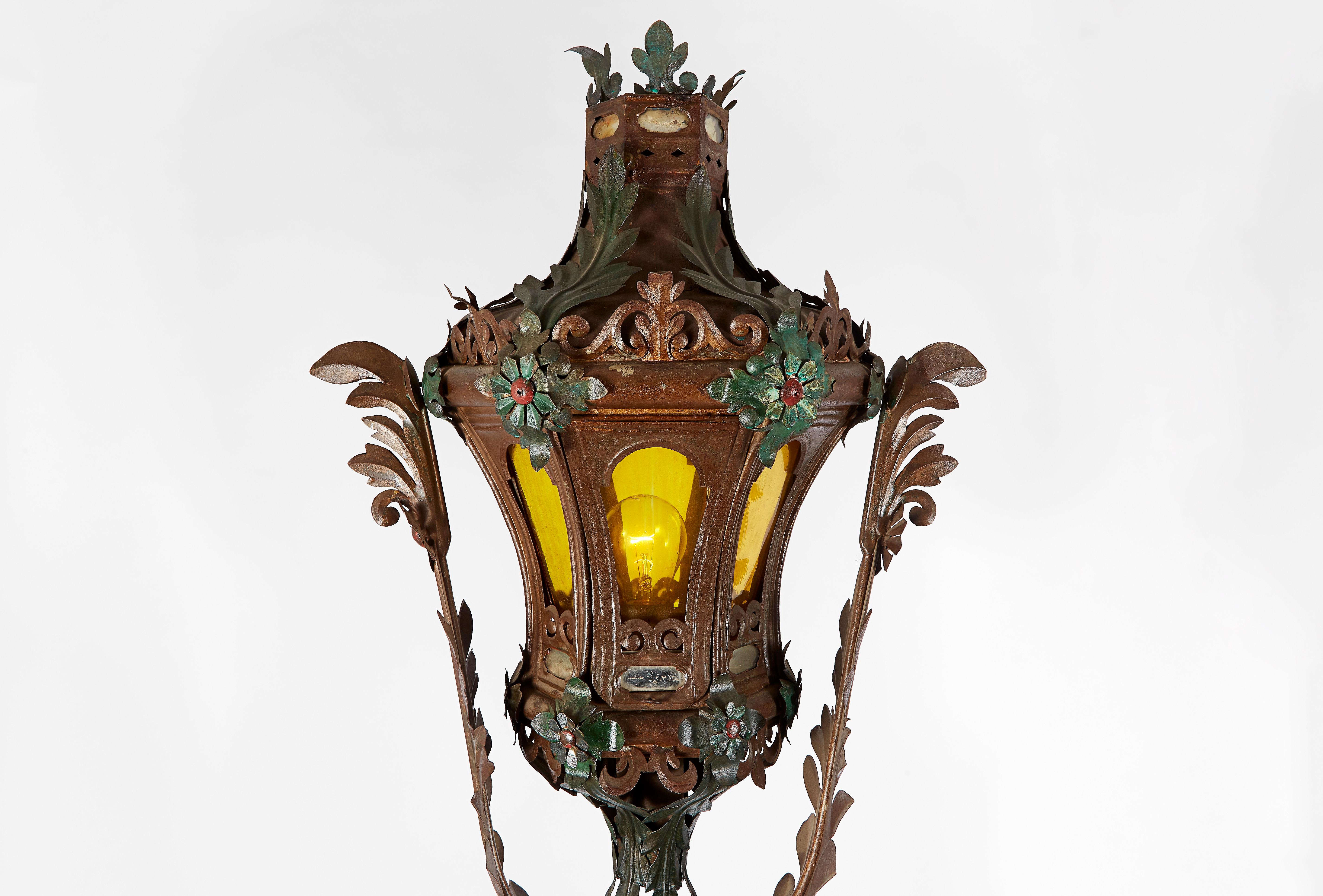 European Pair of Venetian Lanterns 19th Century Italian Gondola Lamps Baroque Style For Sale
